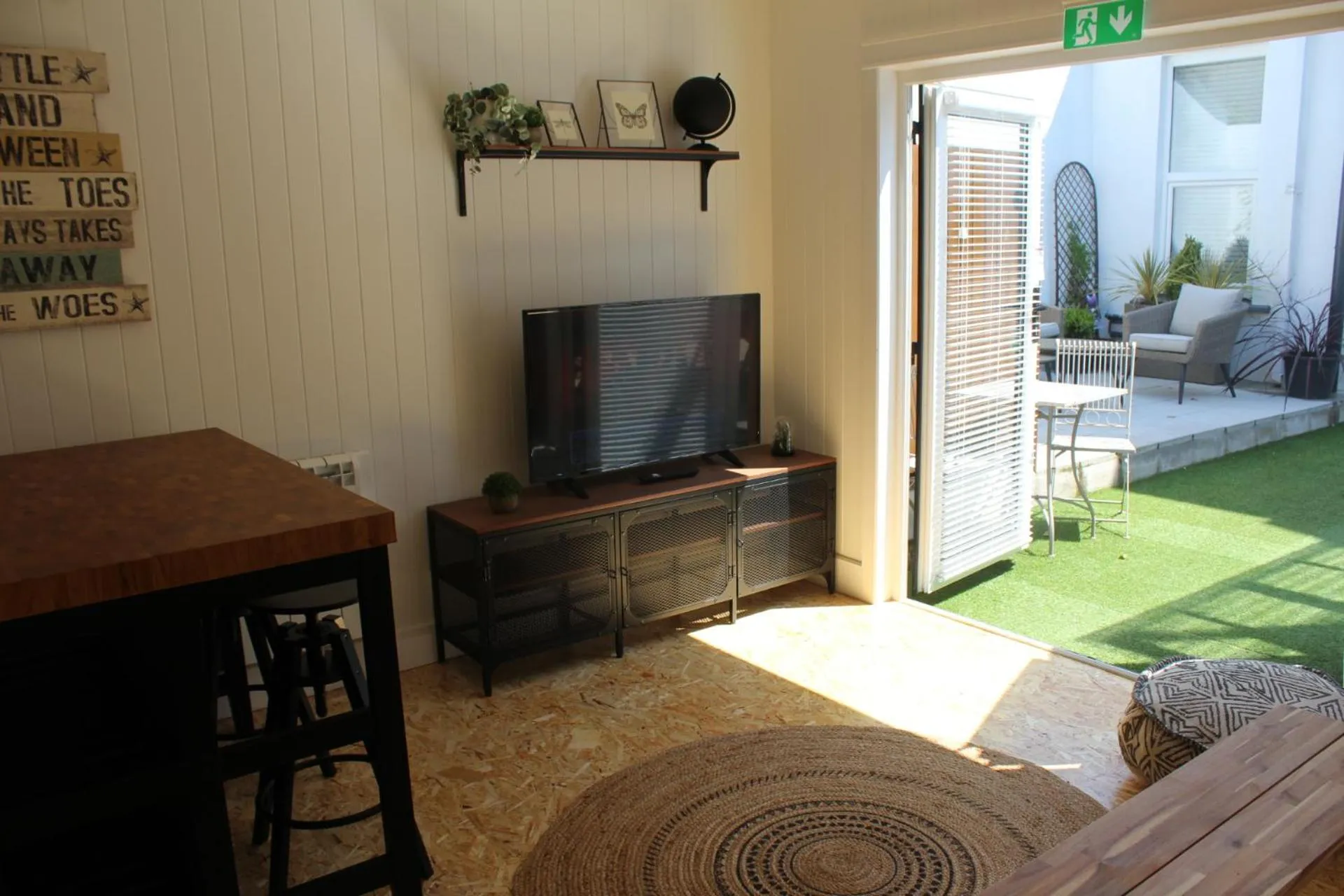 TV and multimedia in Macs Townhouse Dungarvan