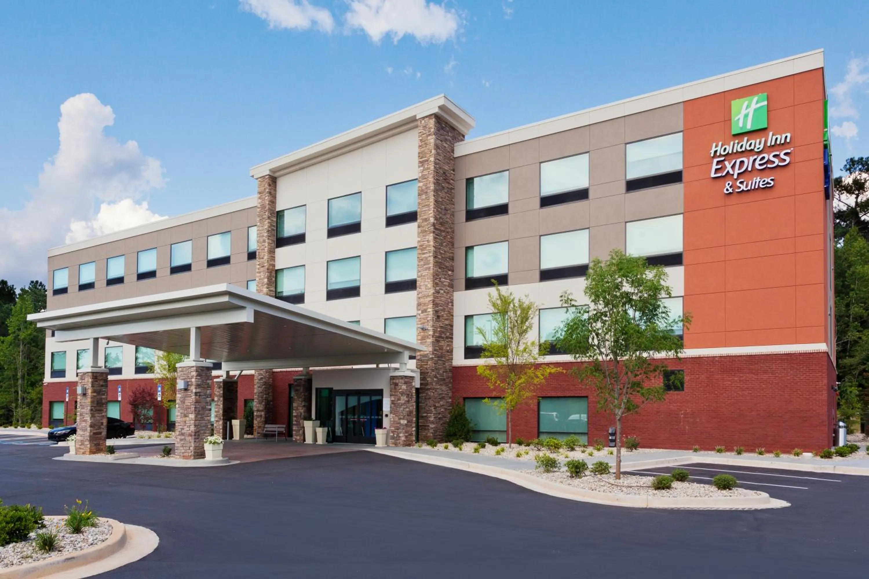 Property building in Holiday Inn Express & Suites - Fayetteville by IHG