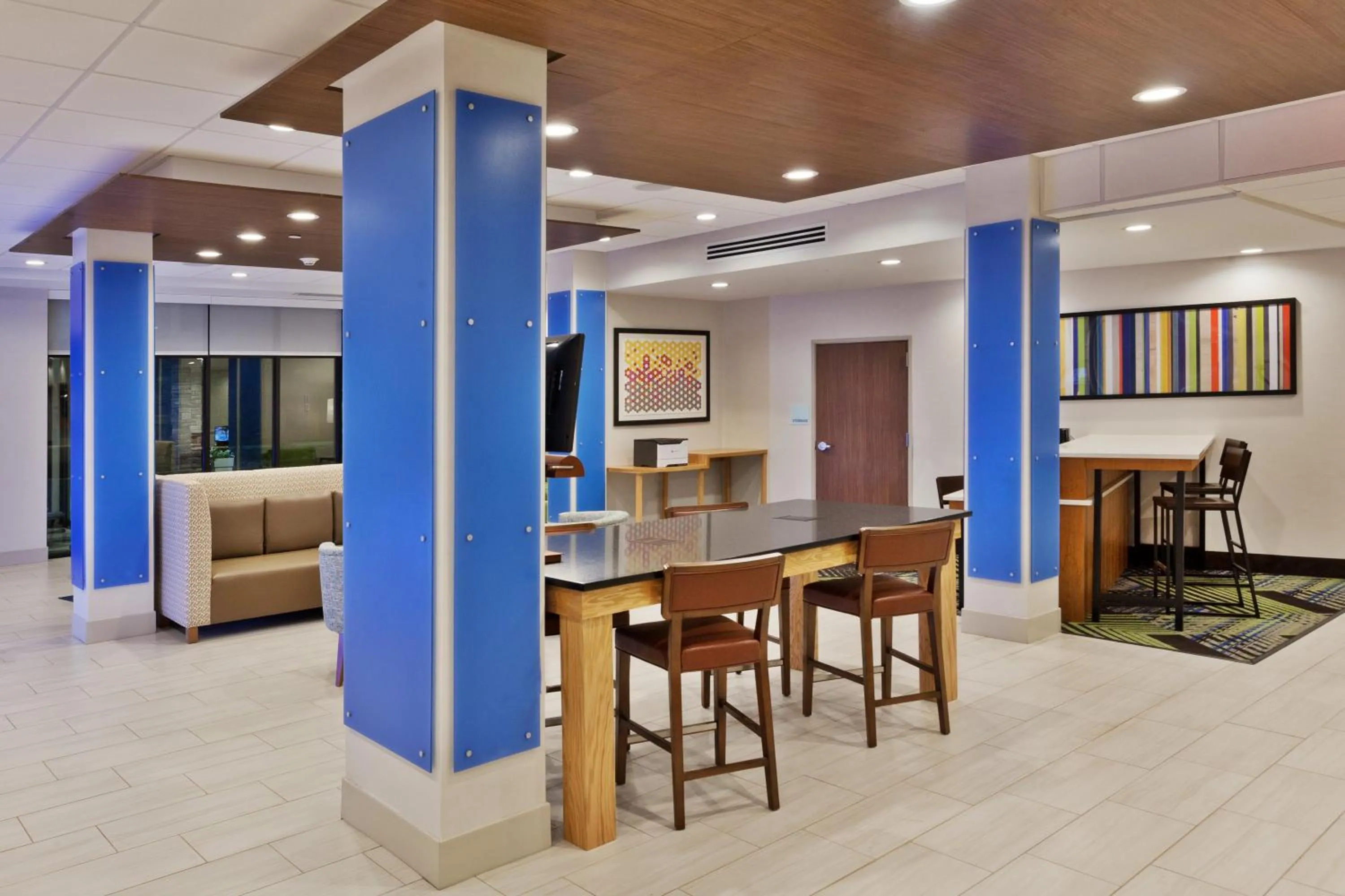 Property building in Holiday Inn Express & Suites - Fayetteville by IHG