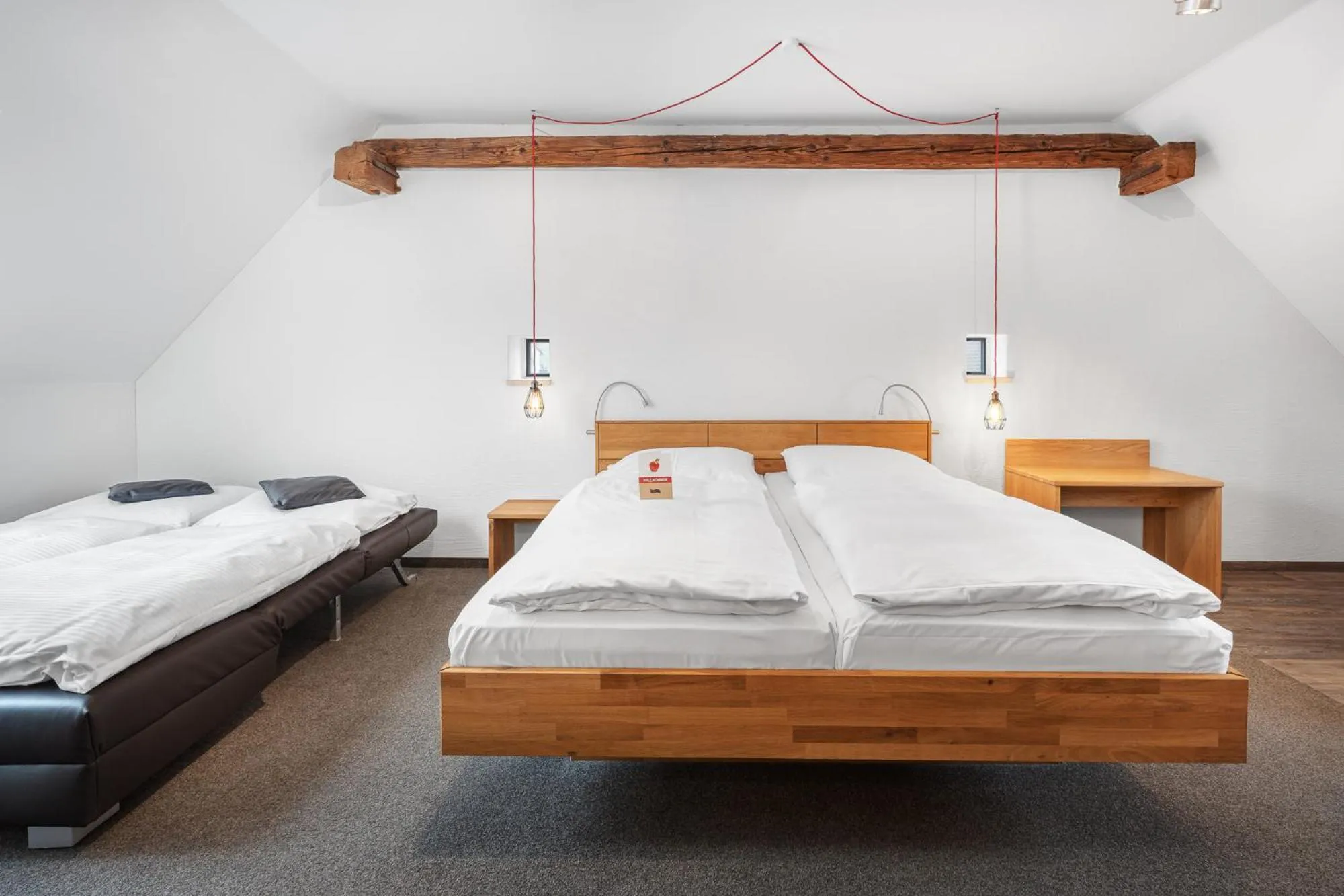 Bed in Schieners Hotel & Apfelhof Apartments