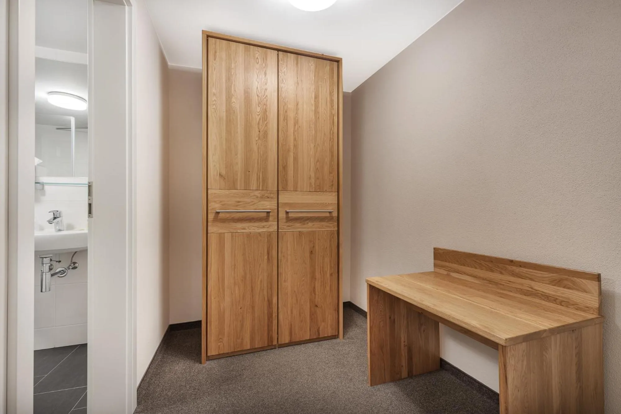 wardrobe in Schieners Hotel & Apfelhof Apartments