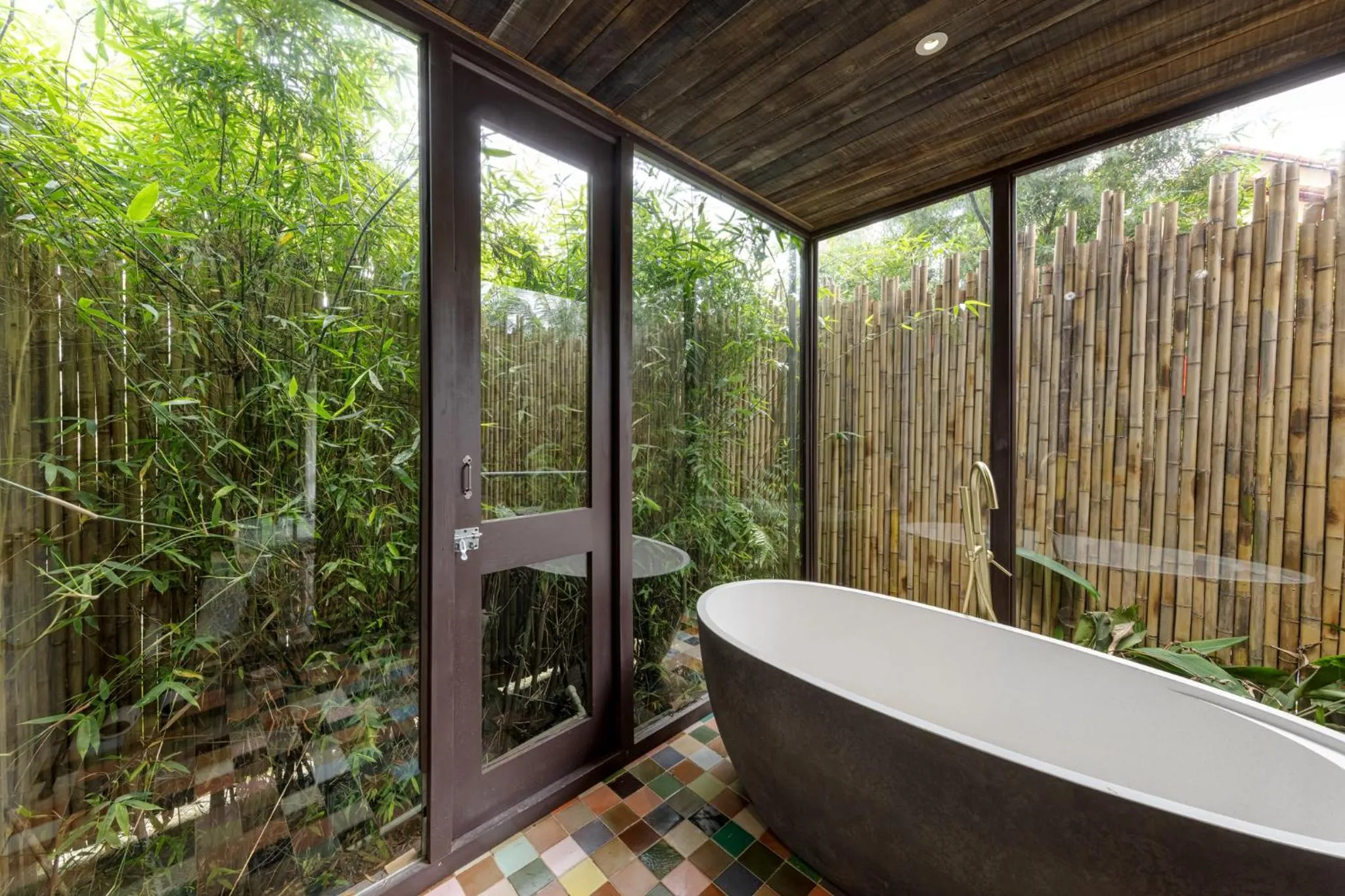 Shower in Nature Garden Ecolodge Ninh Bình