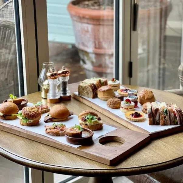 Food and drinks in The Lion at Malpas