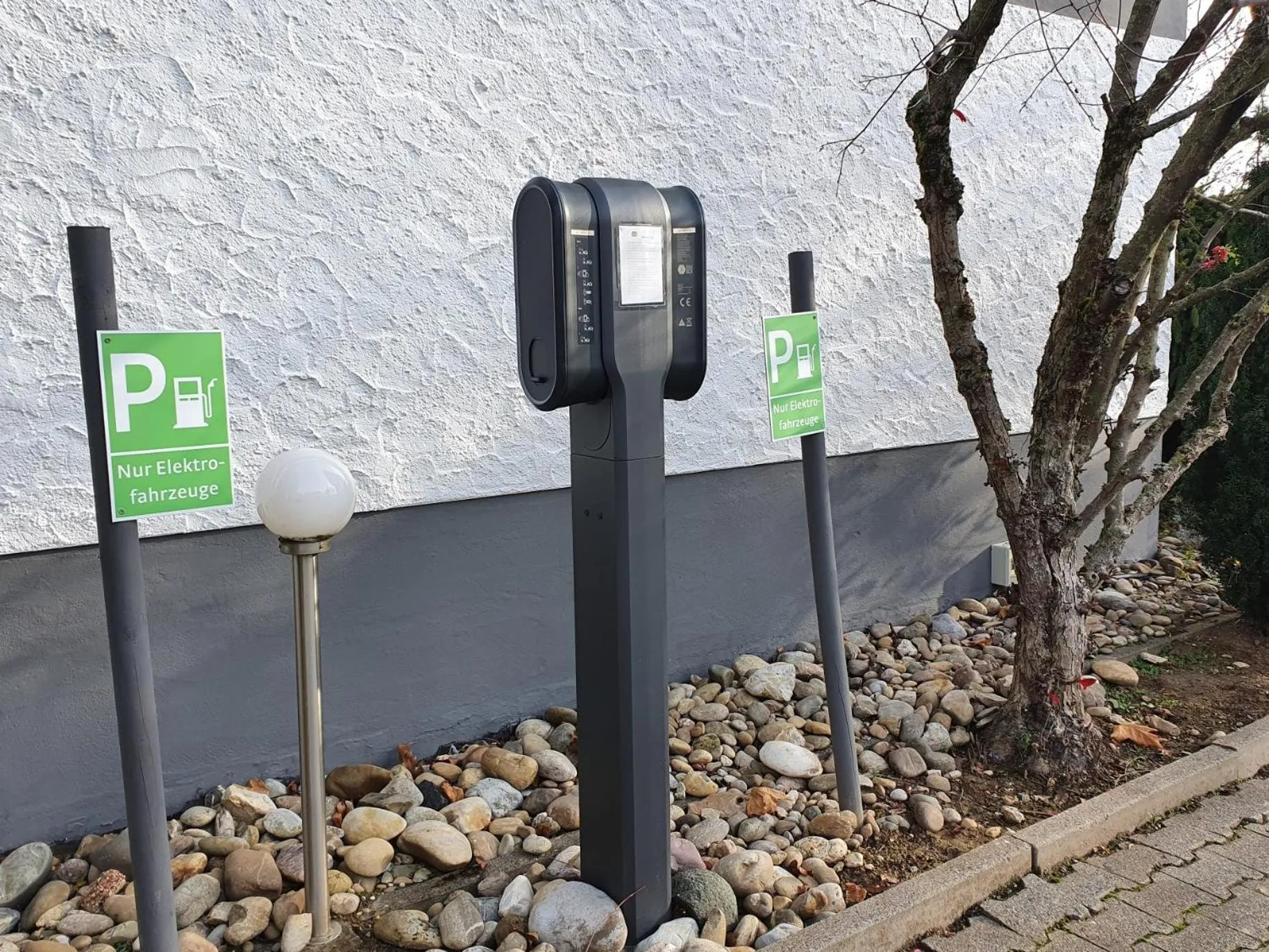 Parking in Dreispitz -B&B-Hotel Garni