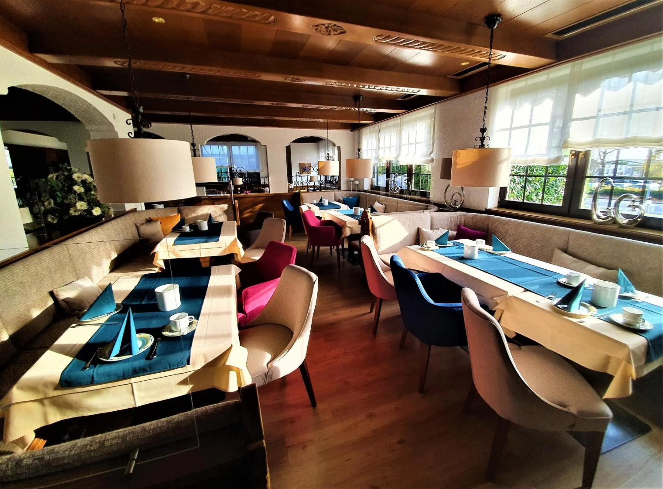 Breakfast in Dreispitz -B&B-Hotel Garni