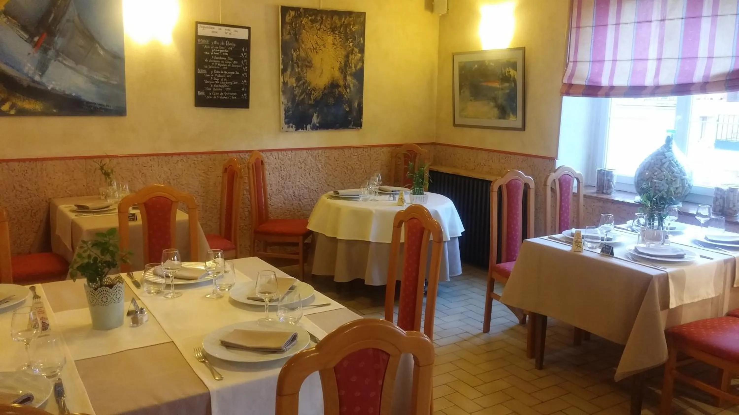 Restaurant/places to eat in Hôtel - Restaurant des Voyageurs