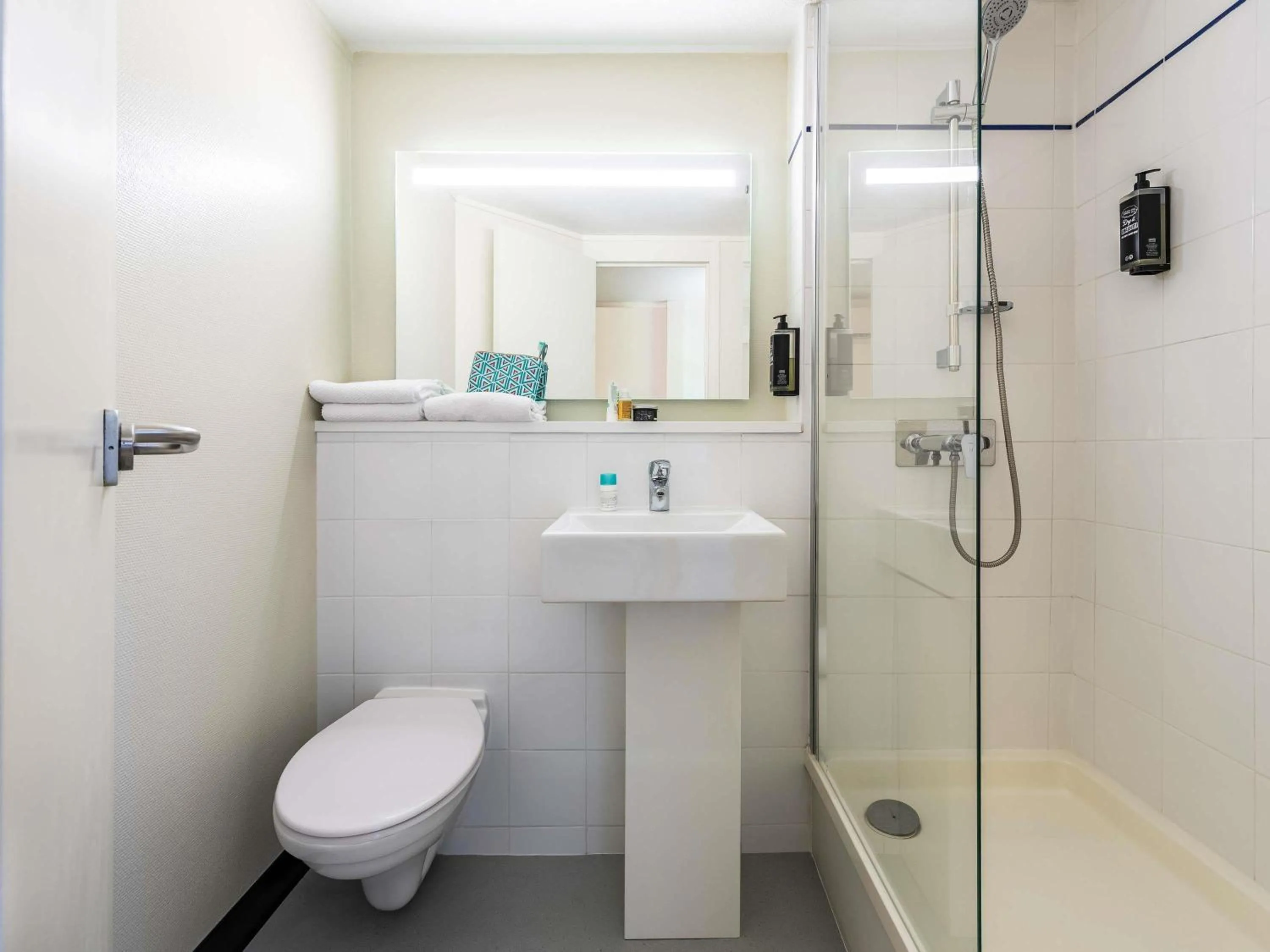 Bedroom in Ibis Budget Villefranche