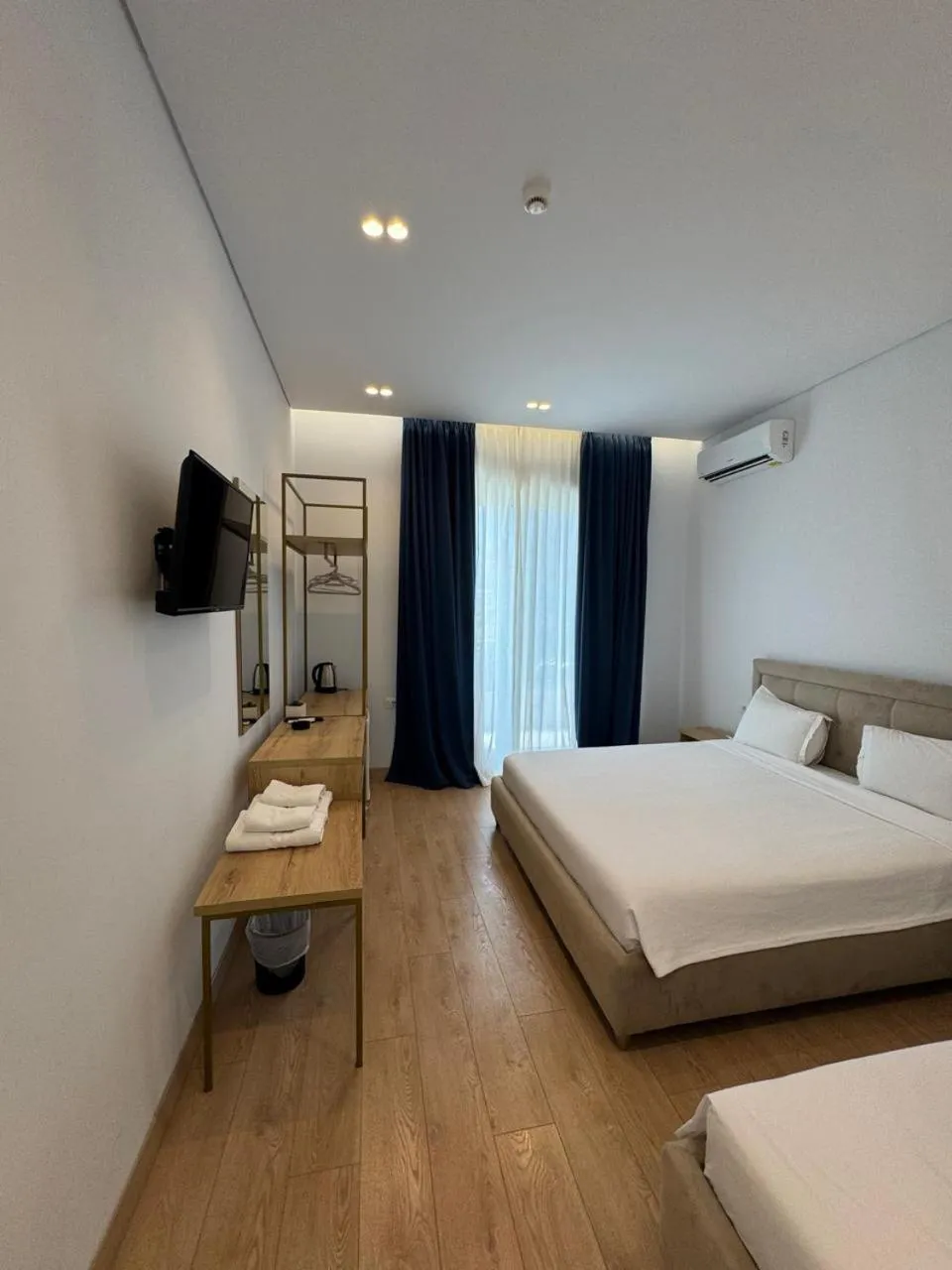Property building, Bed in Otto Hotel