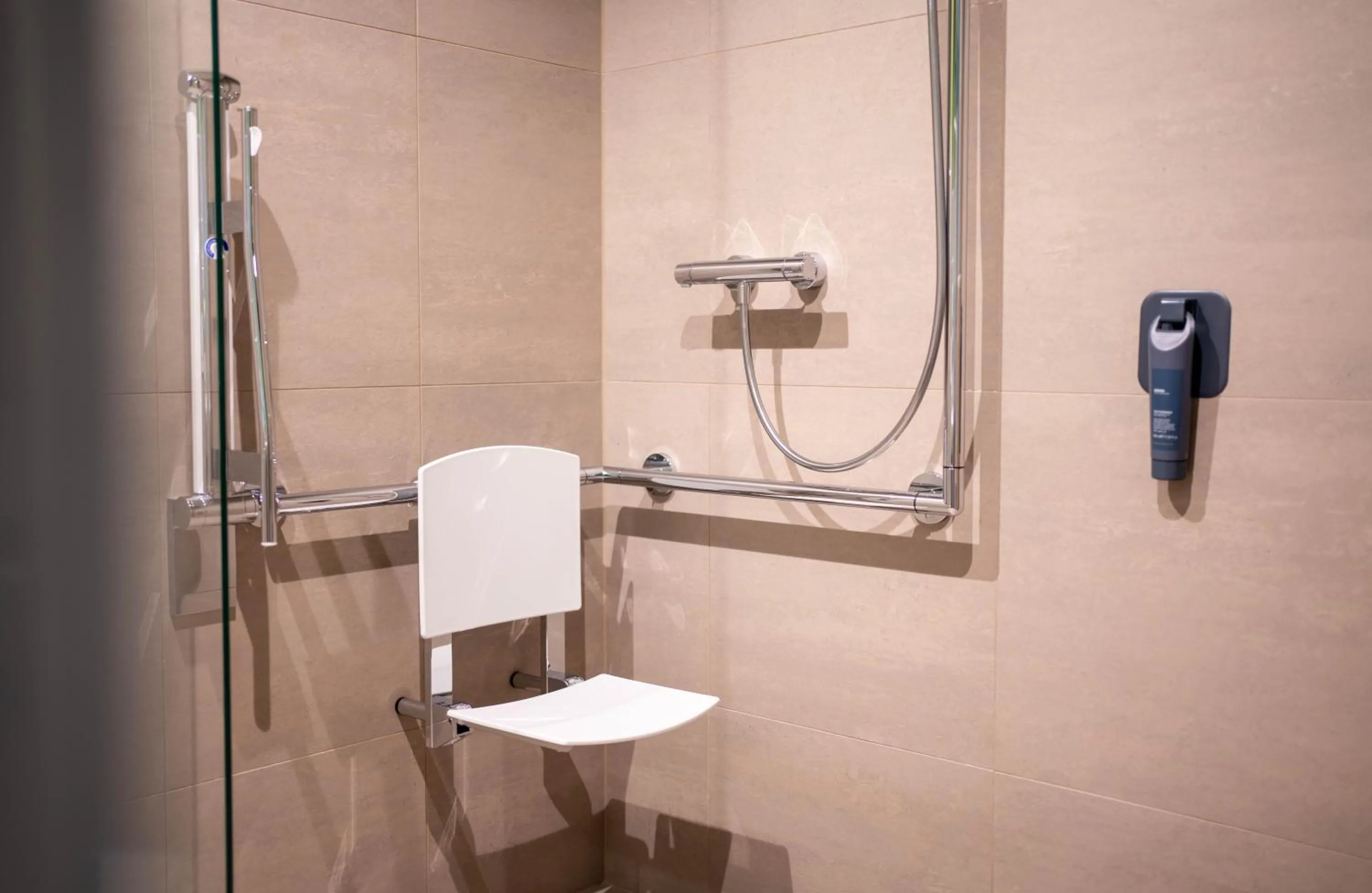 Shower in eee Hotel Gunskirchen