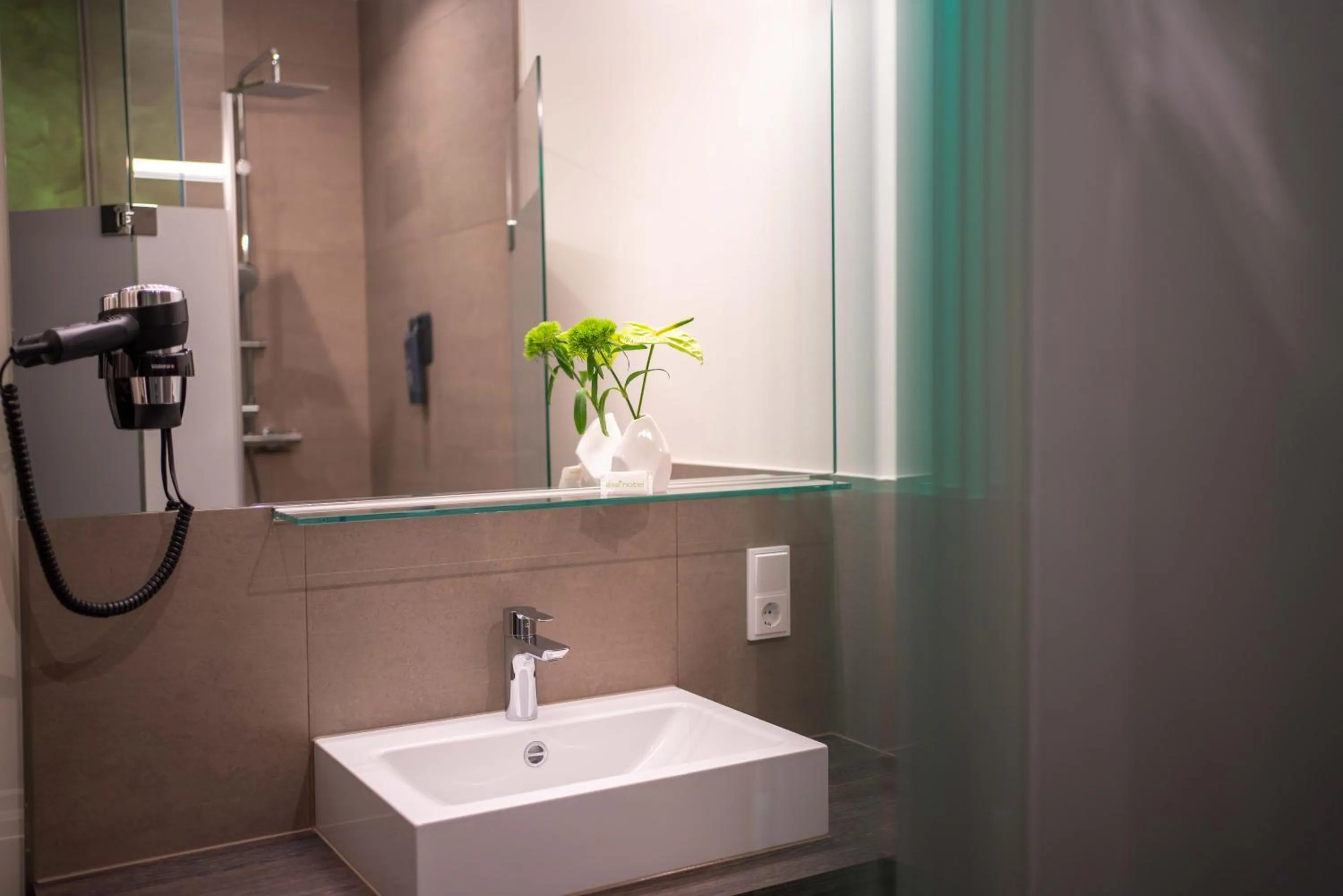 Bathroom in eee Hotel Gunskirchen