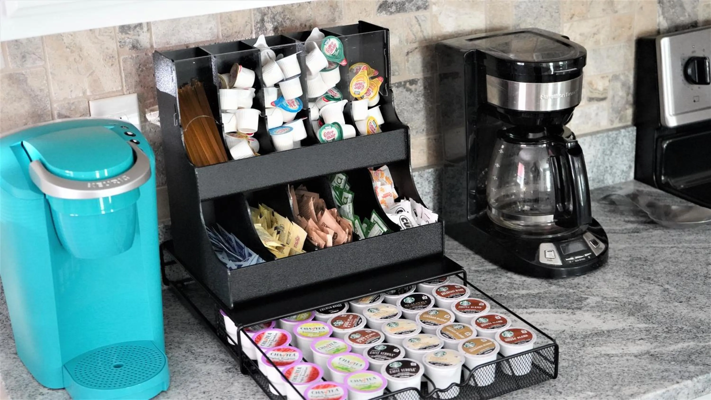 Kitchen or kitchenette in Village Retreat