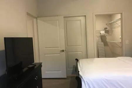 Bed in Magnificent Furnished Apartment near Exxon Campus