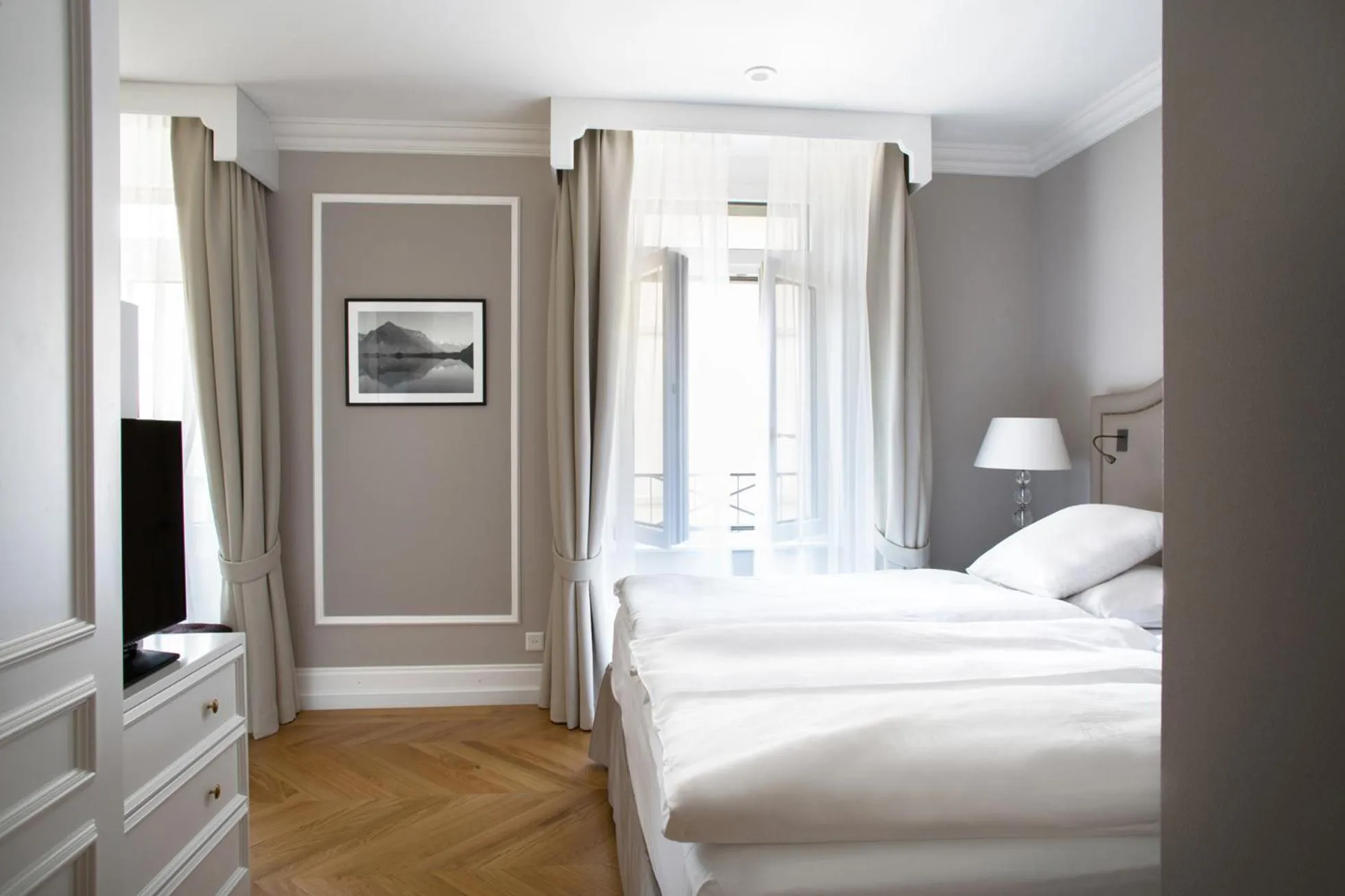 Bed in Victoria Jungfrau Grand Hotel & Spa