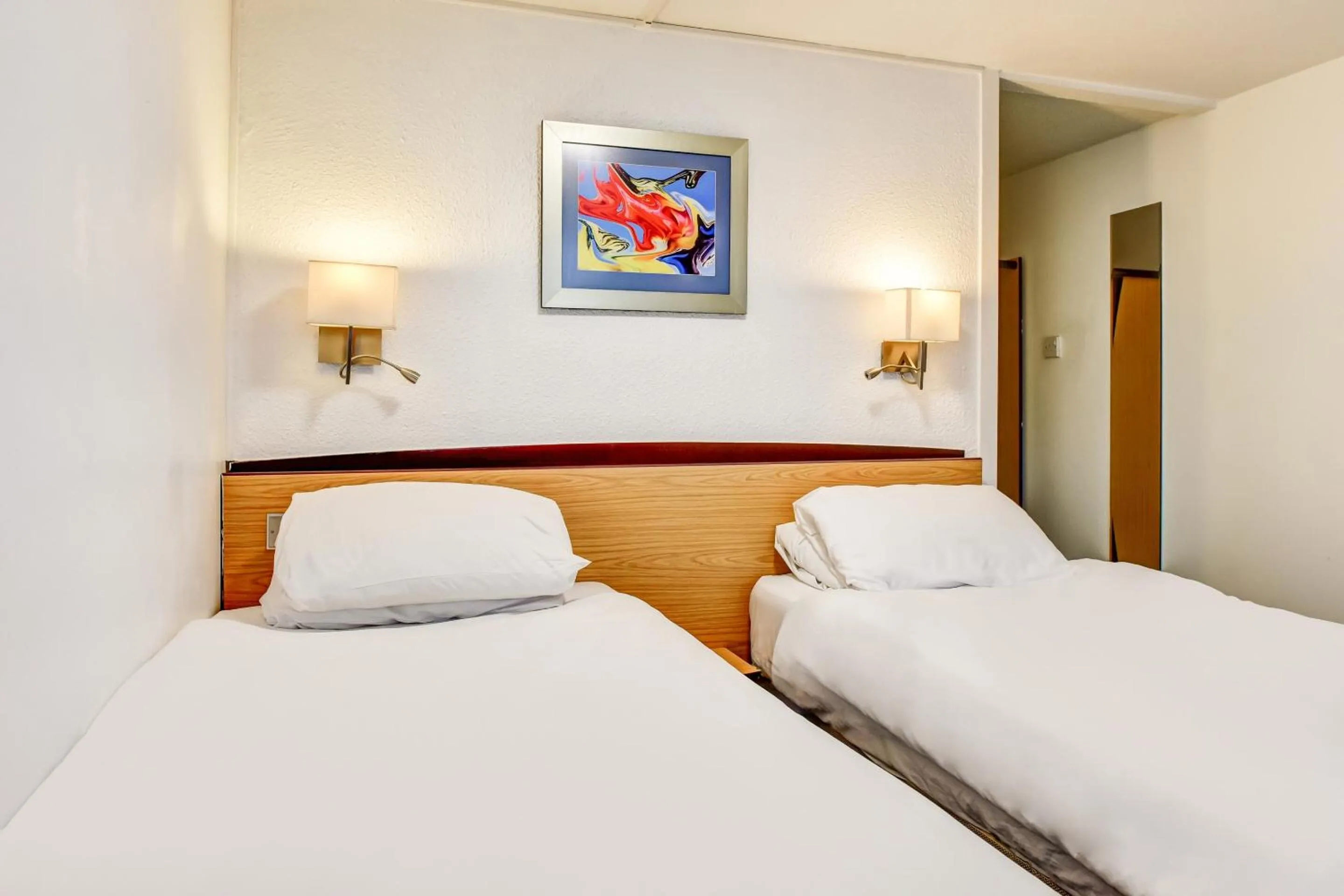 Bedroom in The Hotel Rafiya, Redditch