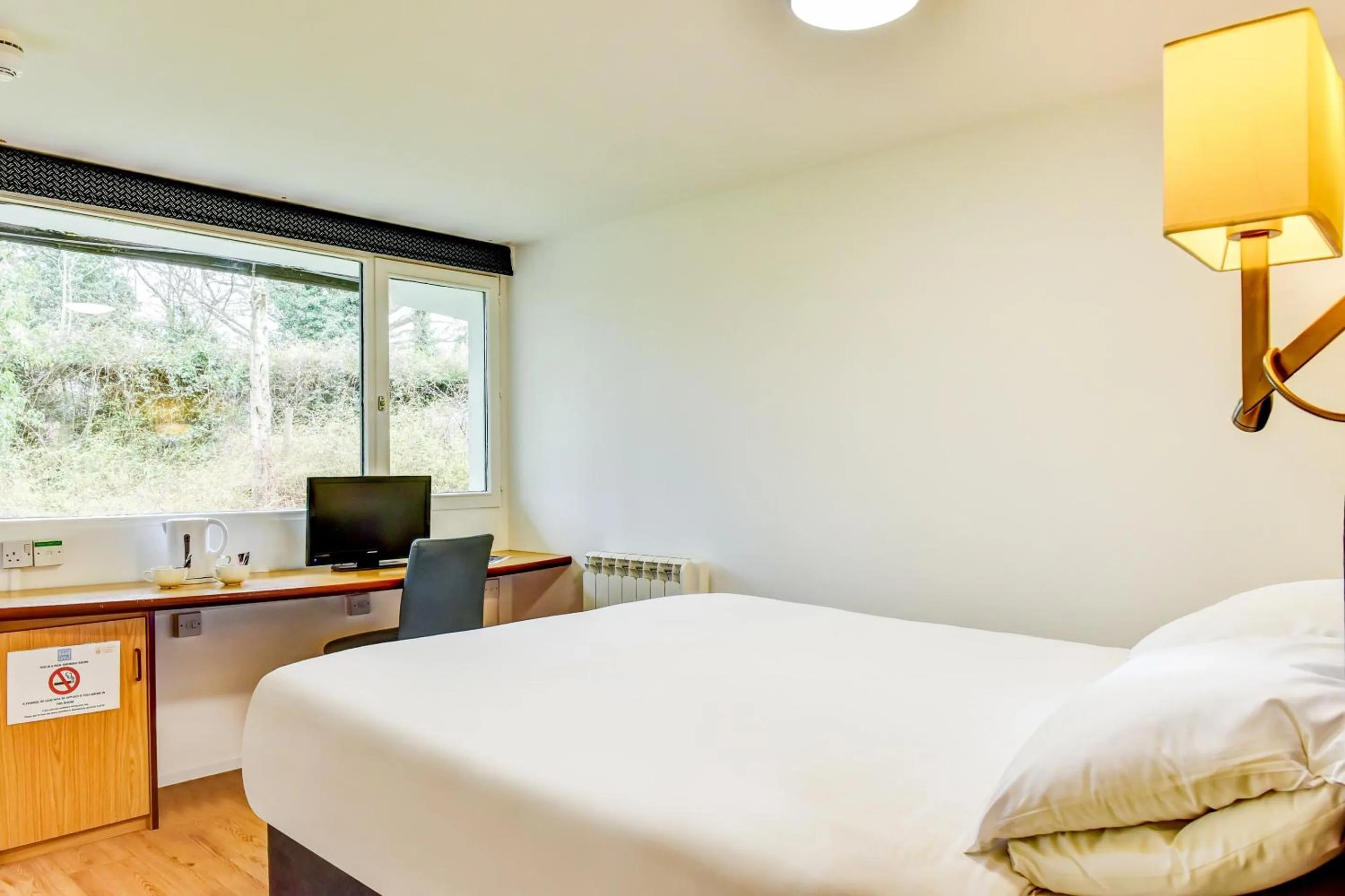 Bedroom in The Hotel Rafiya, Redditch