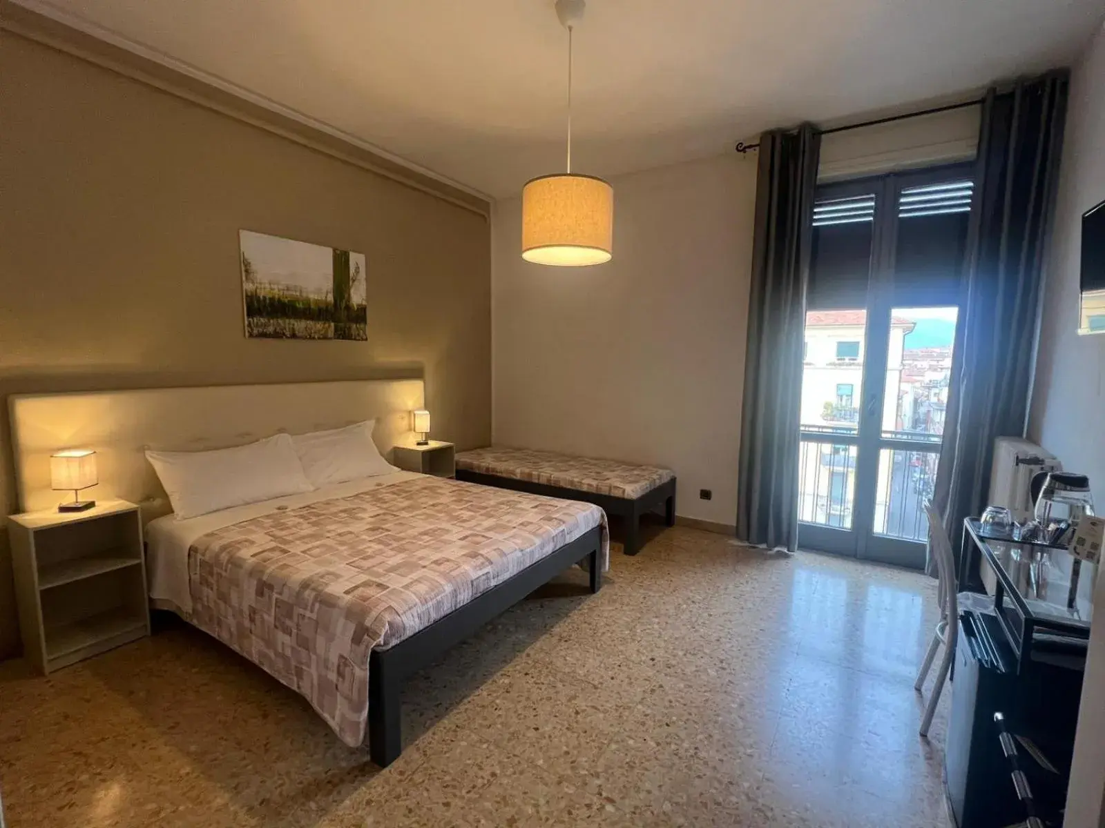 Triple Room with Private Bathroom in Vacanze Pisane Triple Room with Private Bathroom in Vacanze Pisane