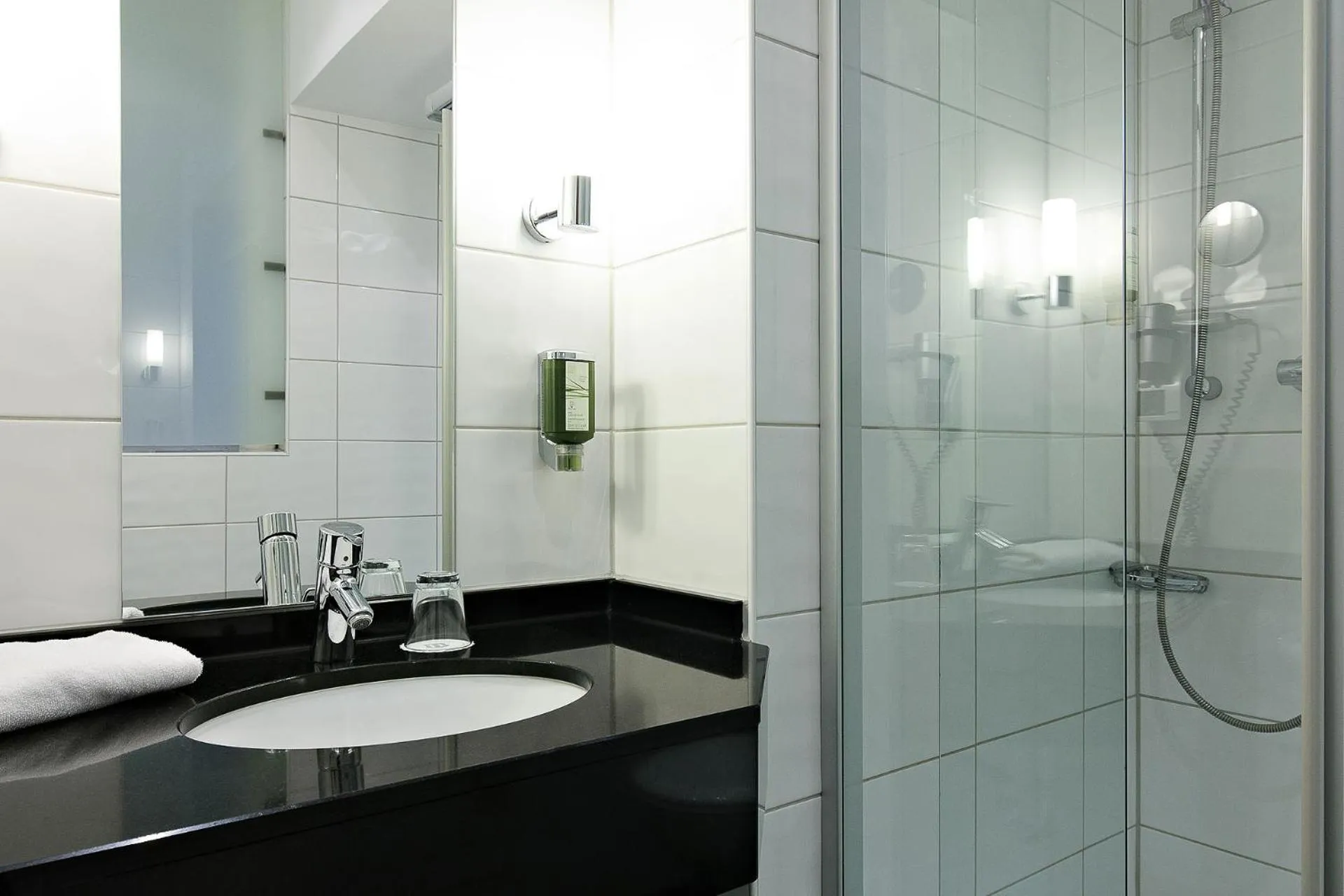 Shower in Hotel de France Wiesbaden City