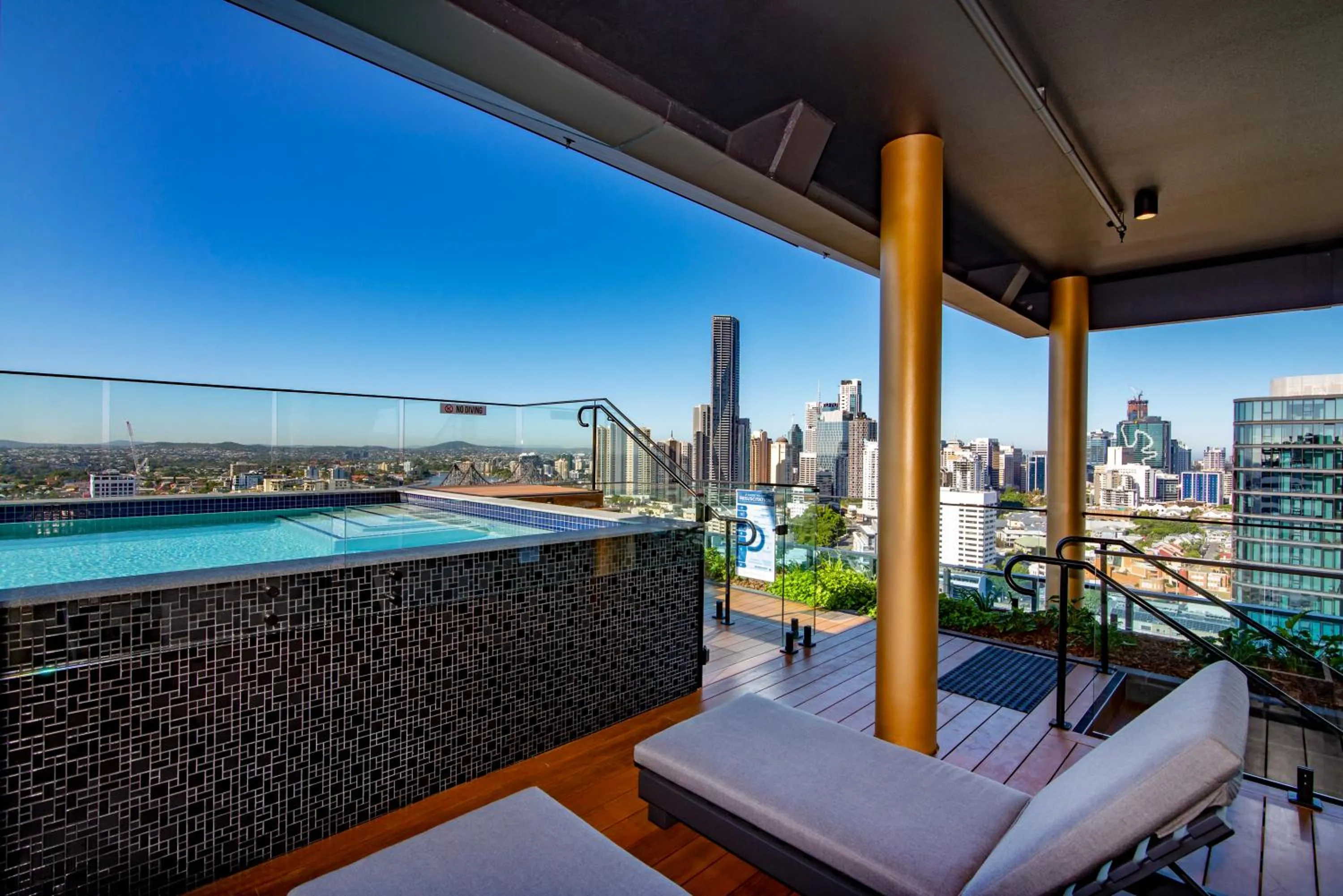 Balcony/Terrace in Fortitude Valley Apartments by CLLIX