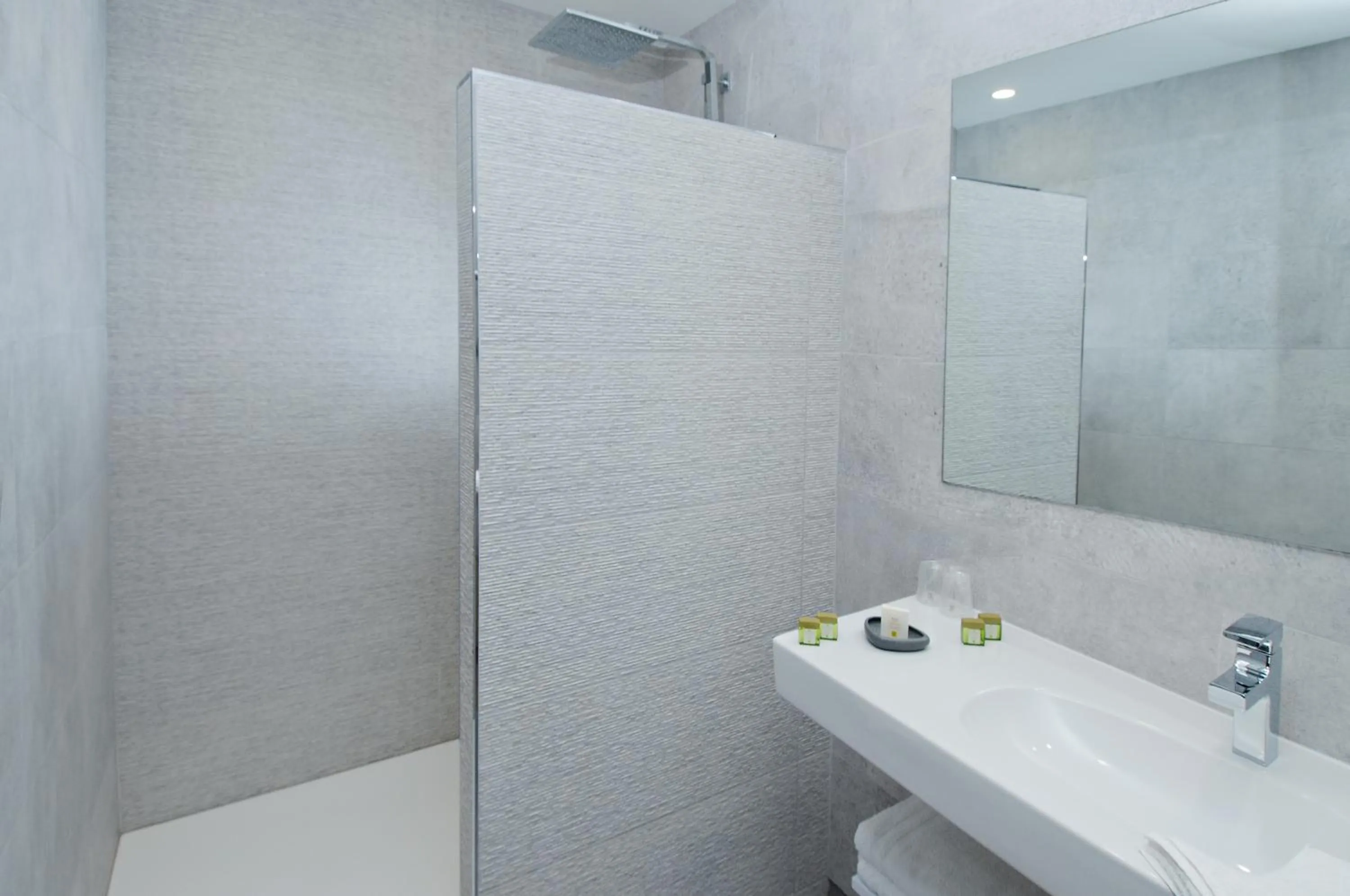 Bathroom in Logis Hotel Restaurant Nougier