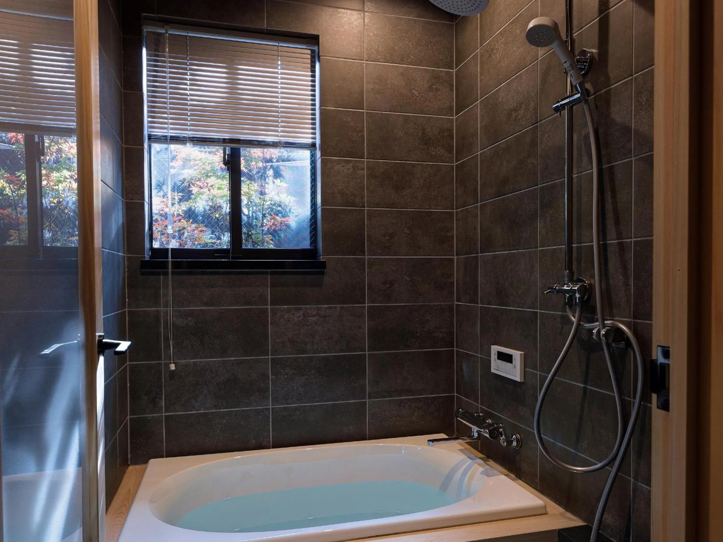 Shower in Kanade Higashiyama-Sanjo