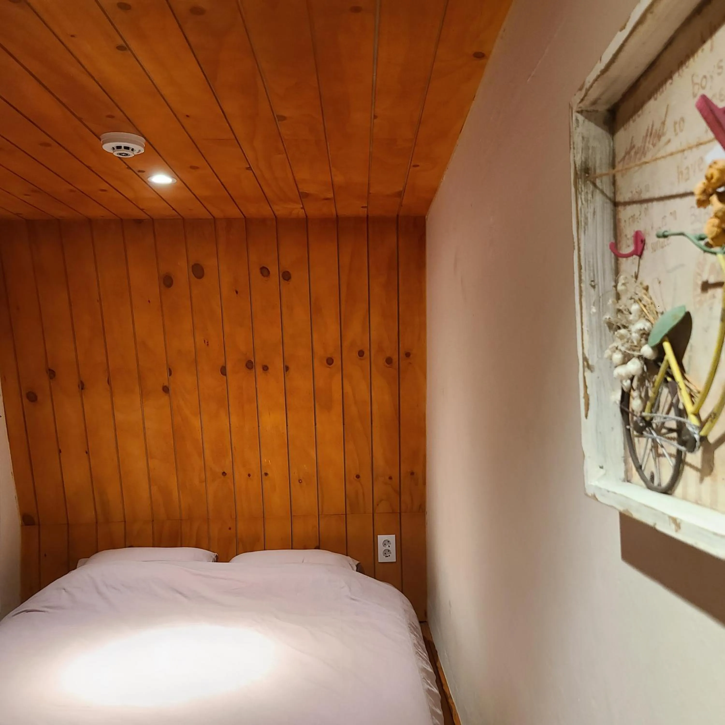 Bed in Batwo Stay - For foreigners only