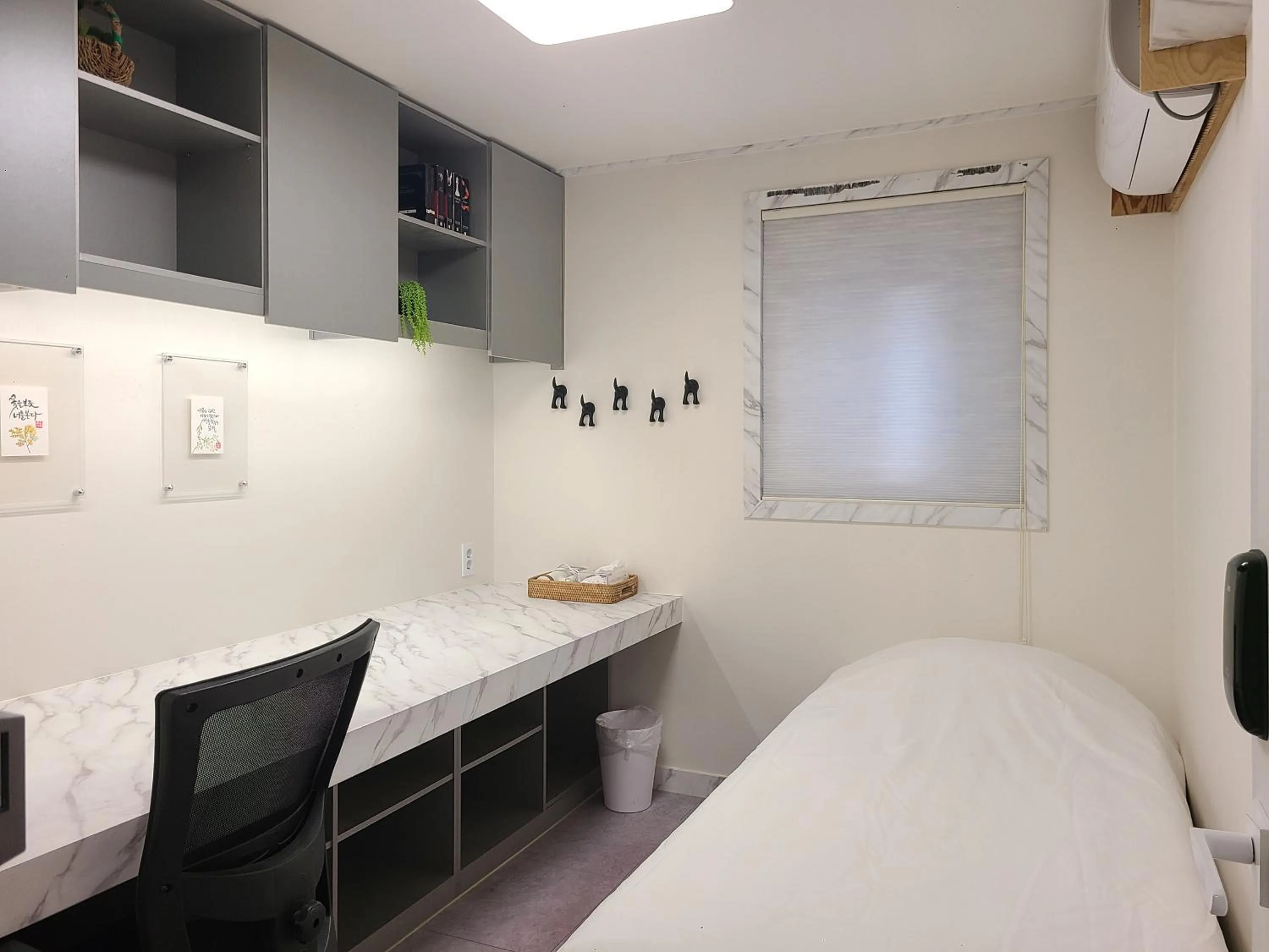 Photo of the whole room, Bed in Batwo Stay - For foreigners only