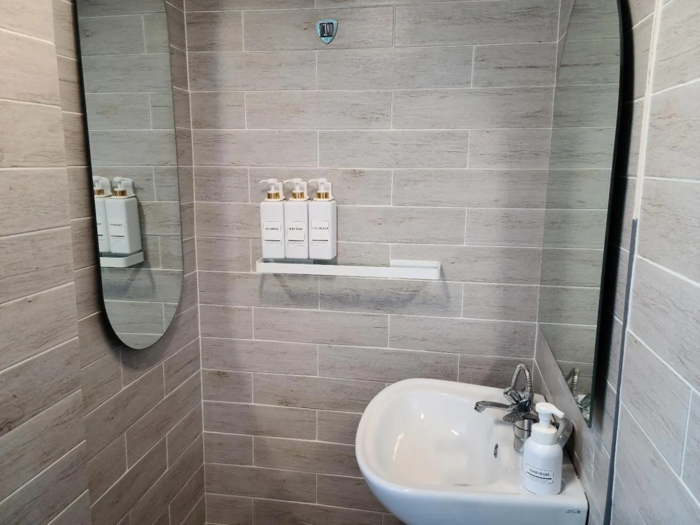 Shower in Batwo Stay - For foreigners only