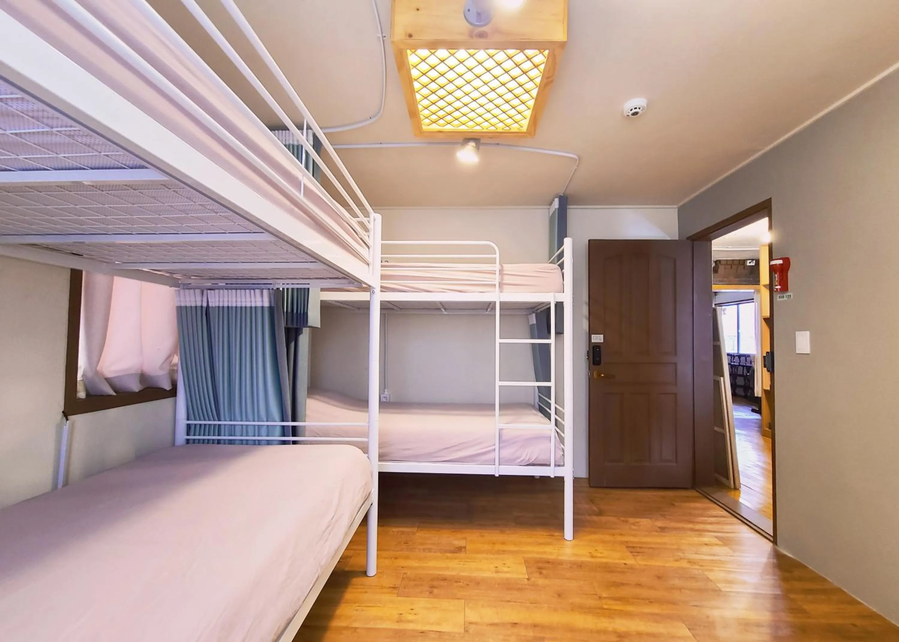 Photo of the whole room, Bed in Batwo Stay - For foreigners only