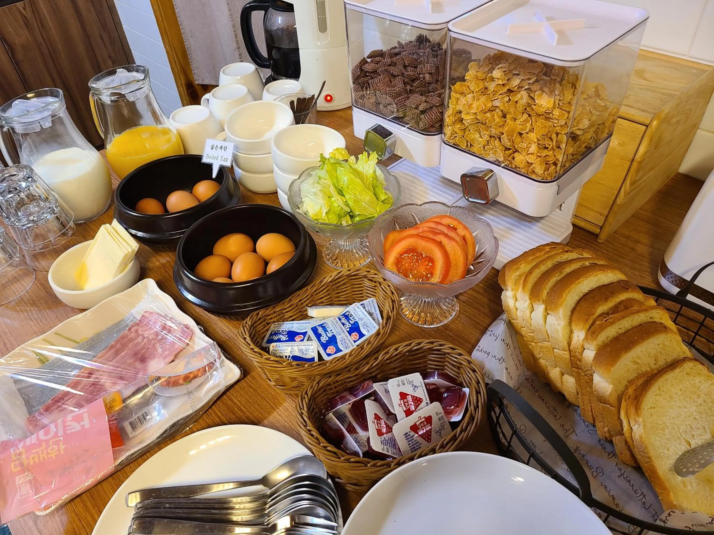 Food and drinks in Batwo Stay - For foreigners only