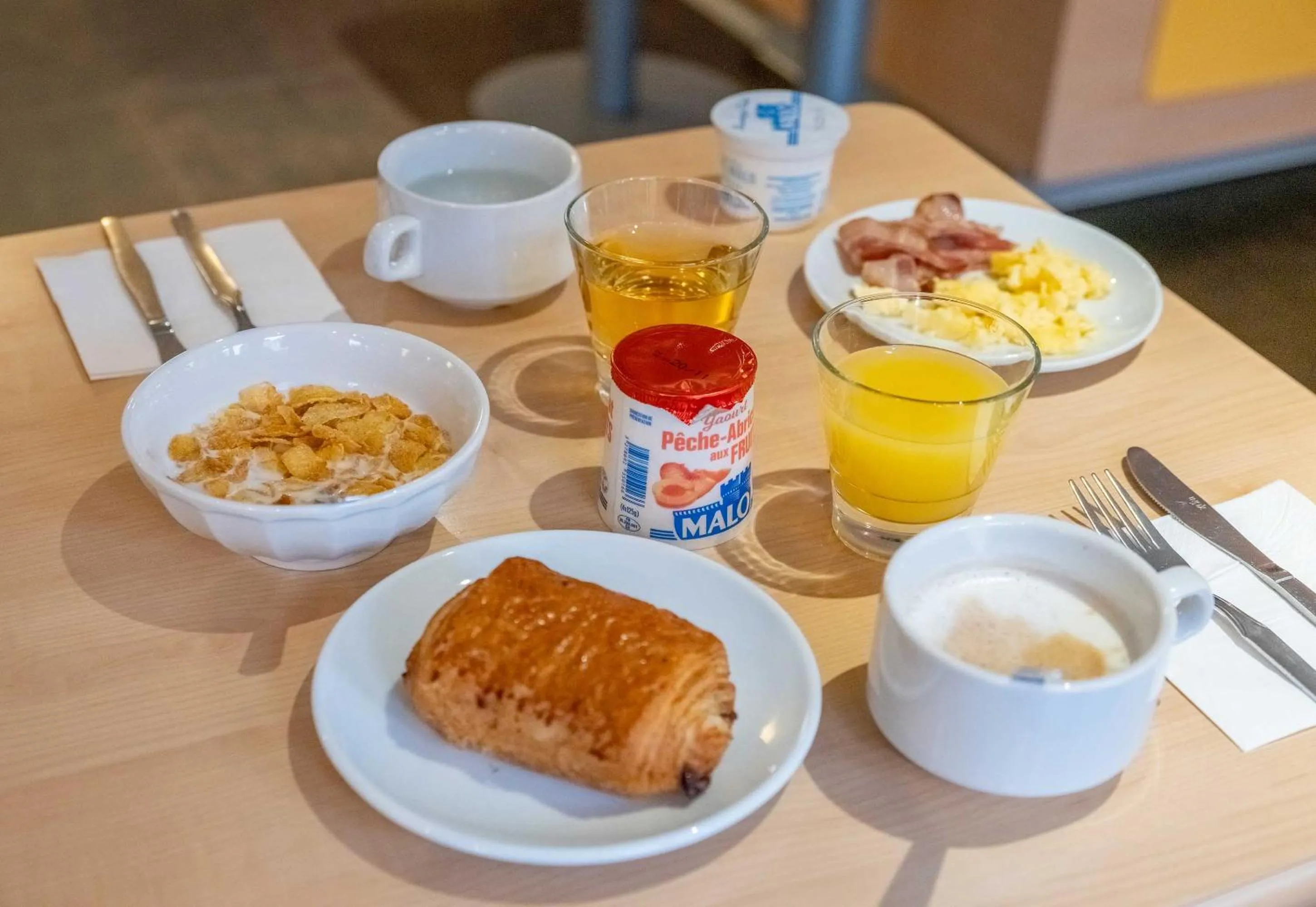 Breakfast in B&B HOTEL Annemasse Est