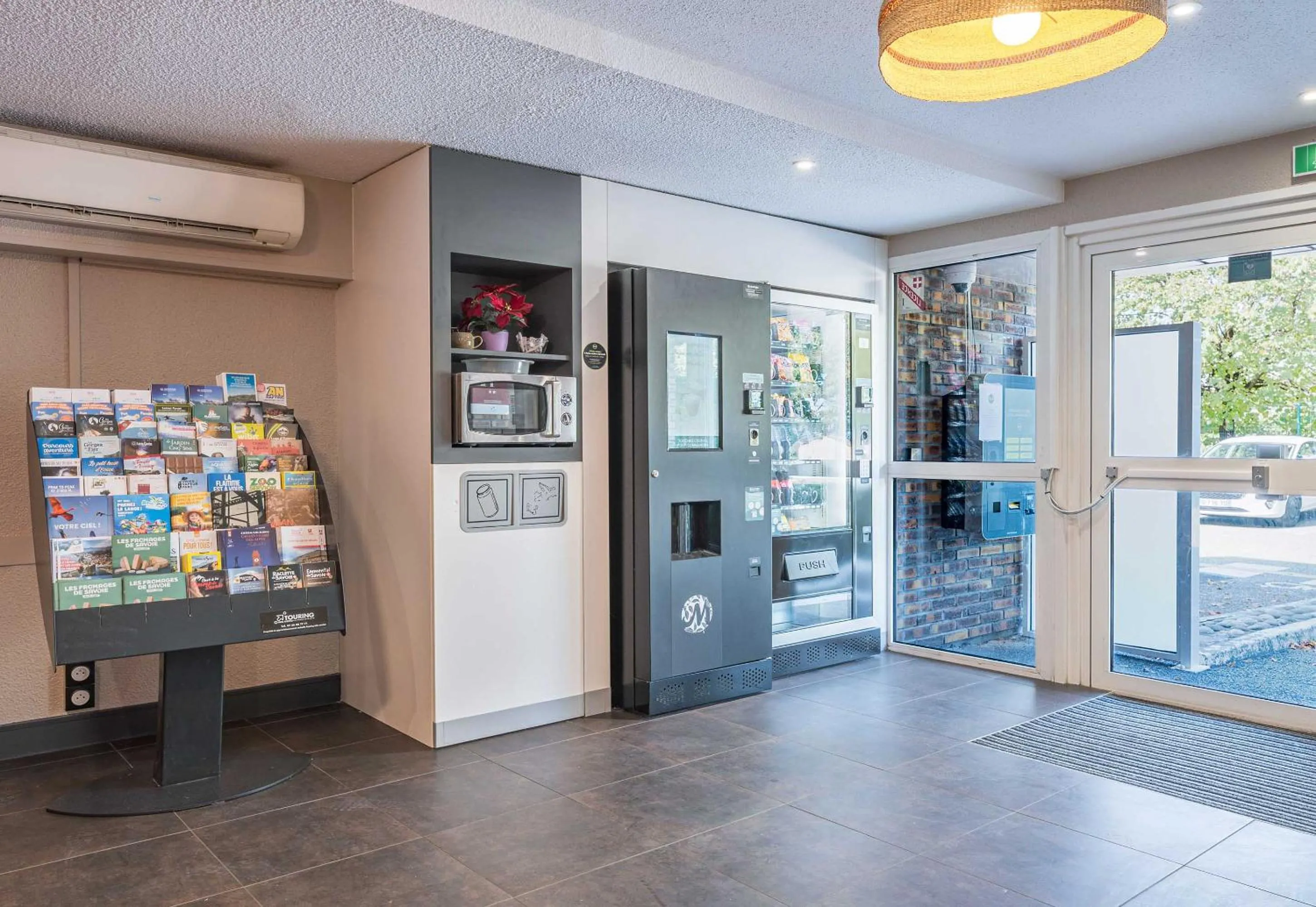 vending machine in B&B HOTEL Annemasse Est