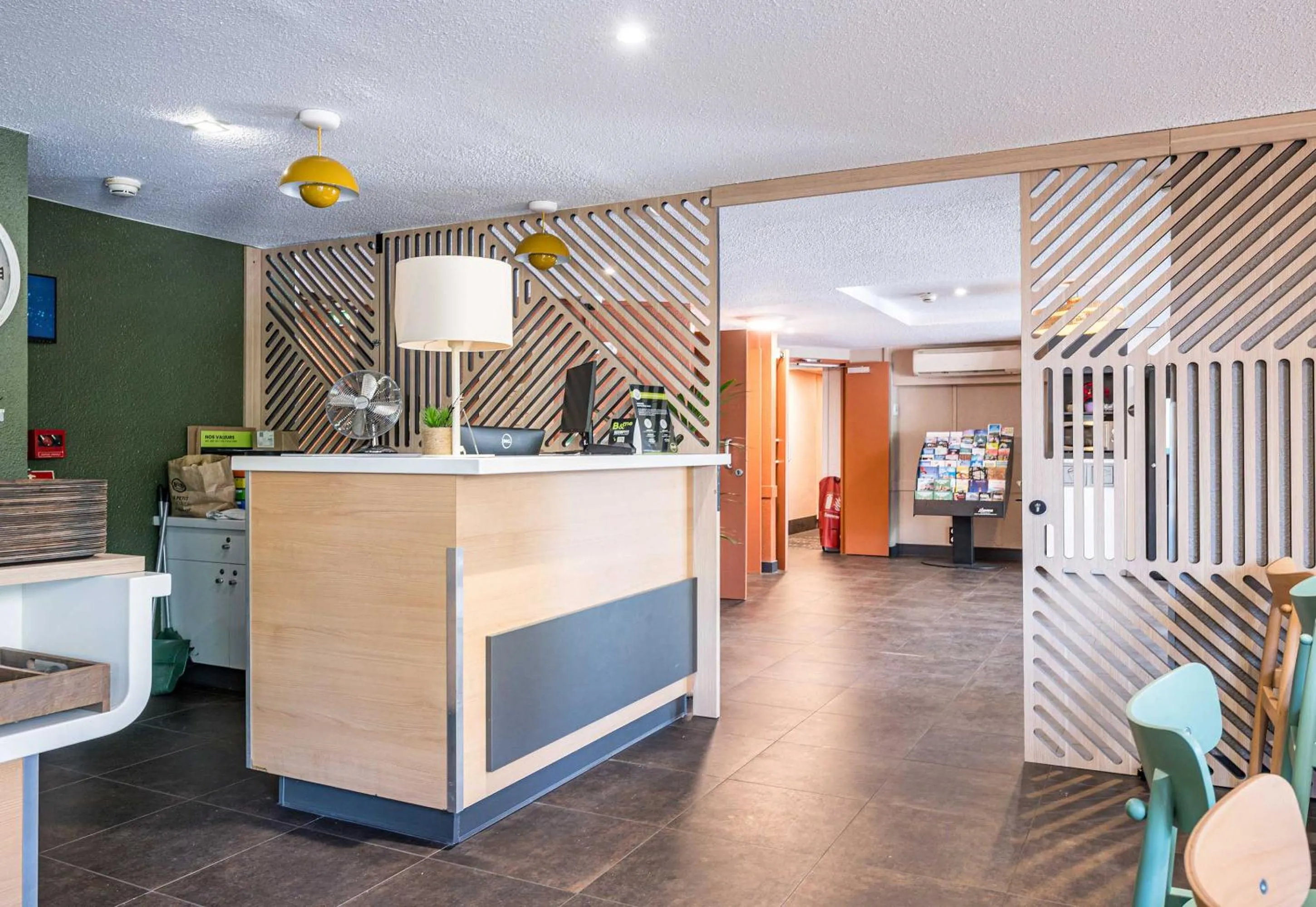 Lobby or reception in B&B HOTEL Annemasse Est