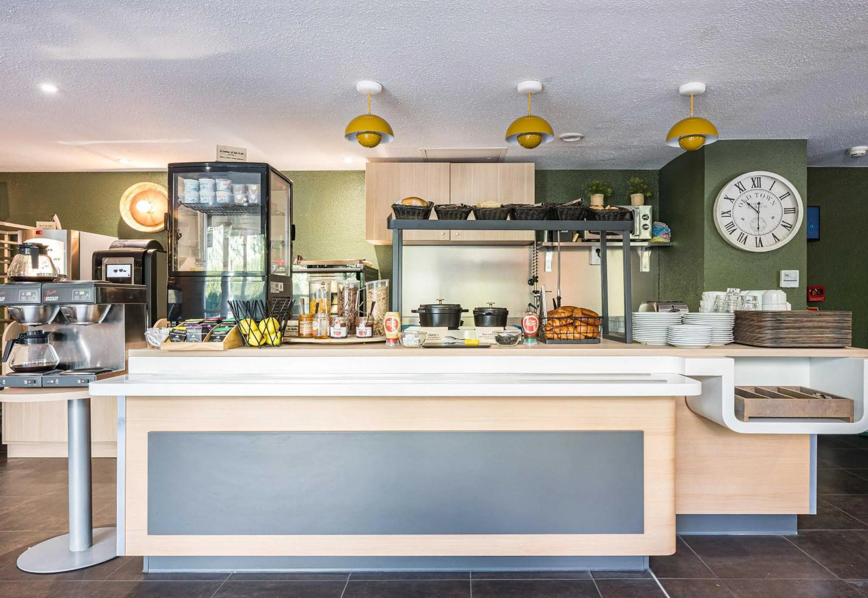 Buffet breakfast in B&B HOTEL Annemasse Est