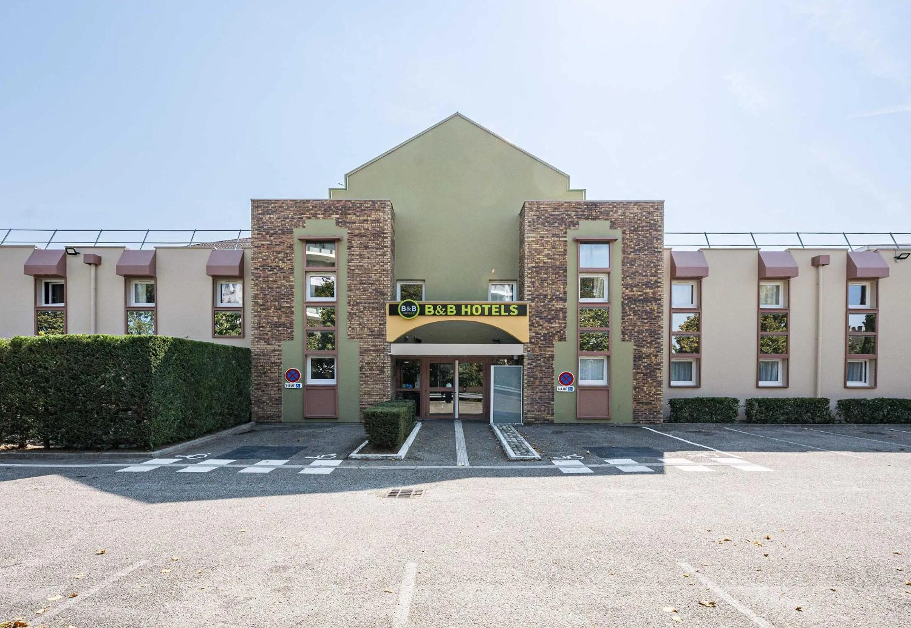 Property building in B&B HOTEL Annemasse Est