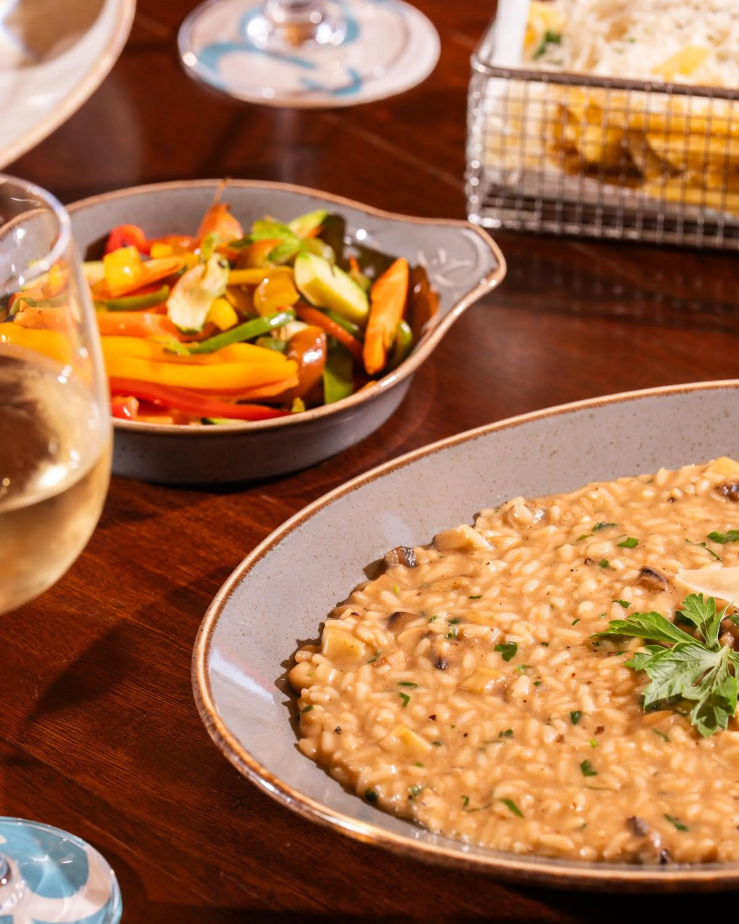 Food and drinks in Oakridge Hotel & Spa