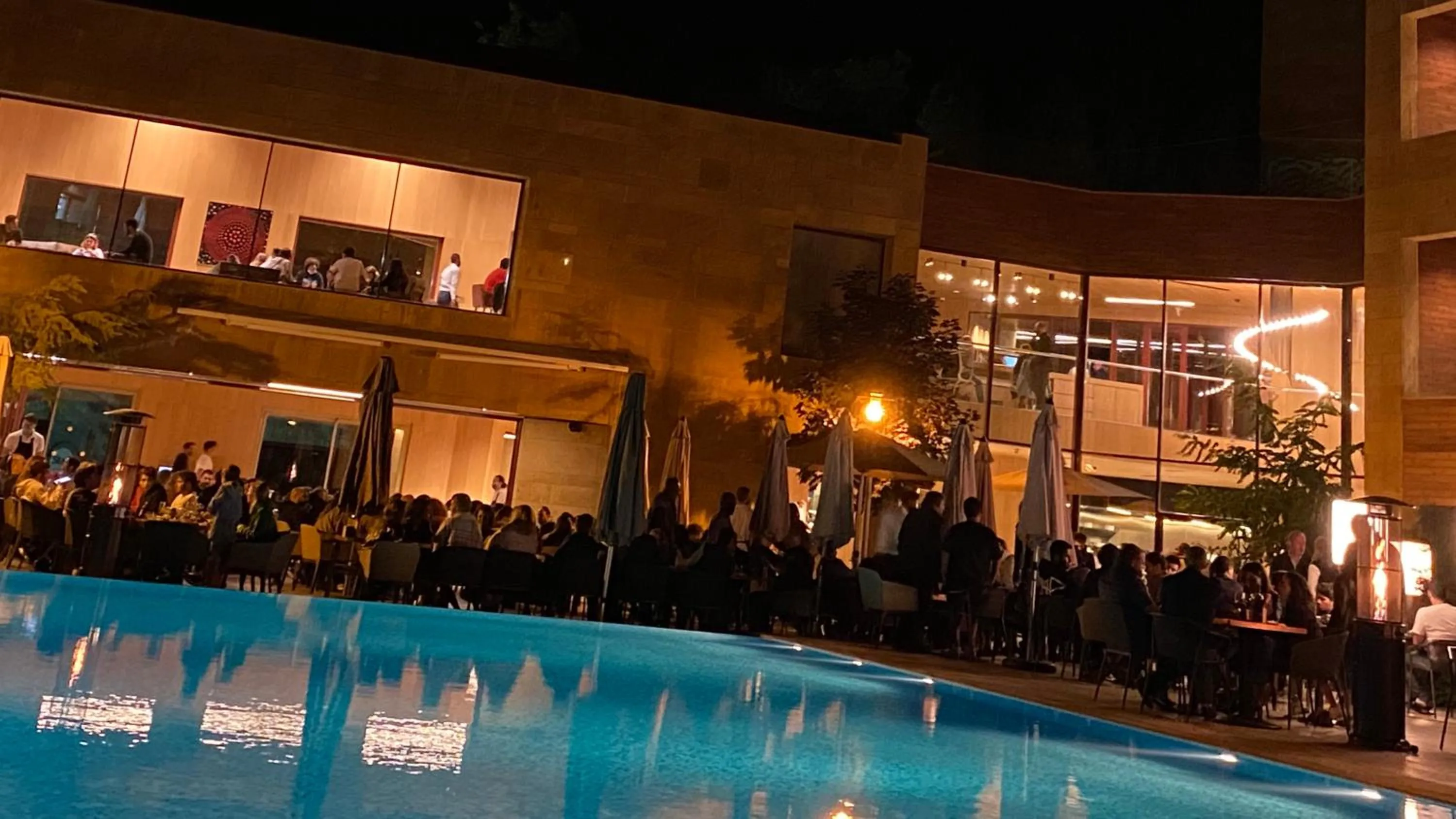 Swimming pool in Oakridge Hotel & Spa