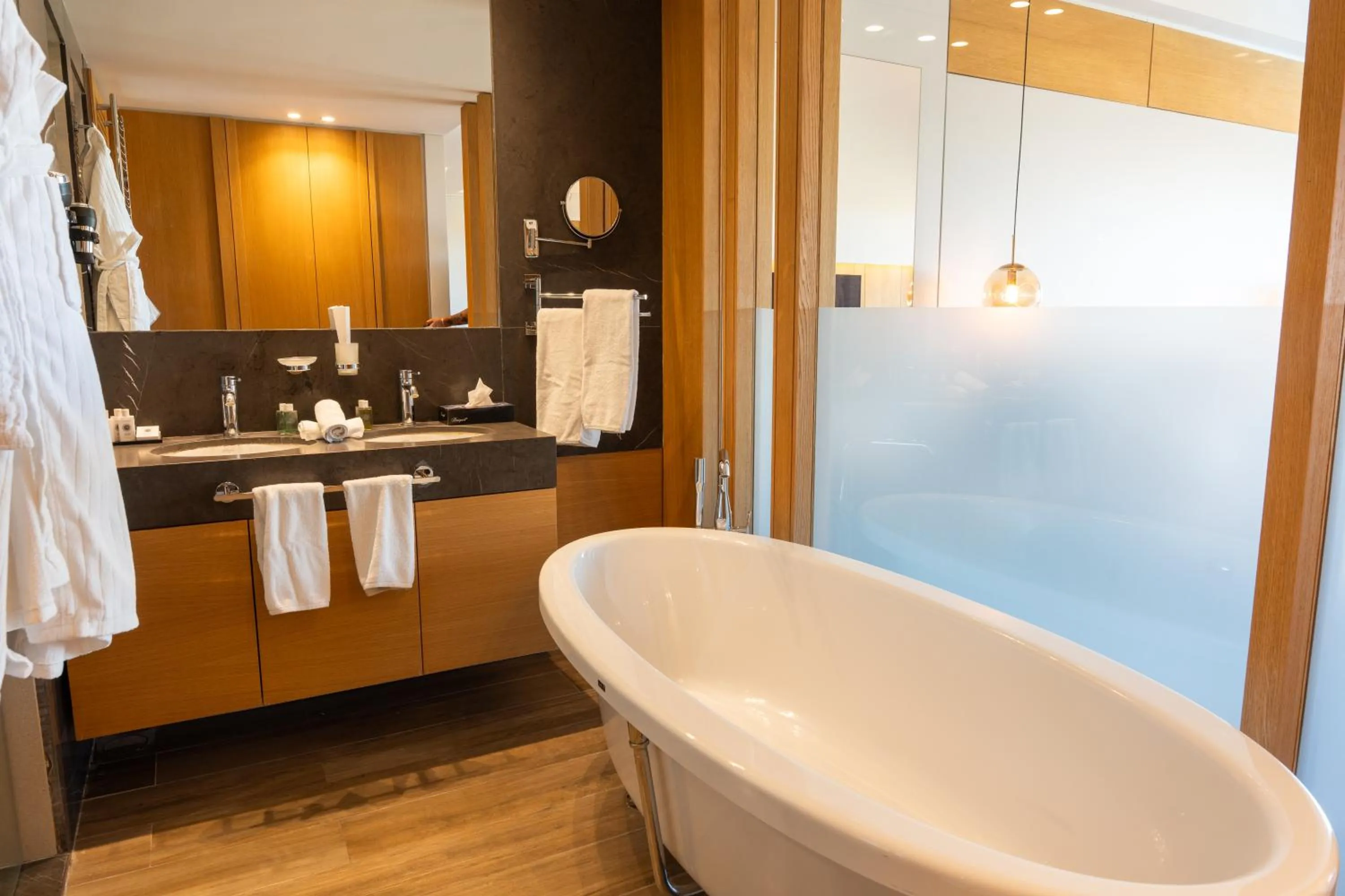 Bath in Oakridge Hotel & Spa