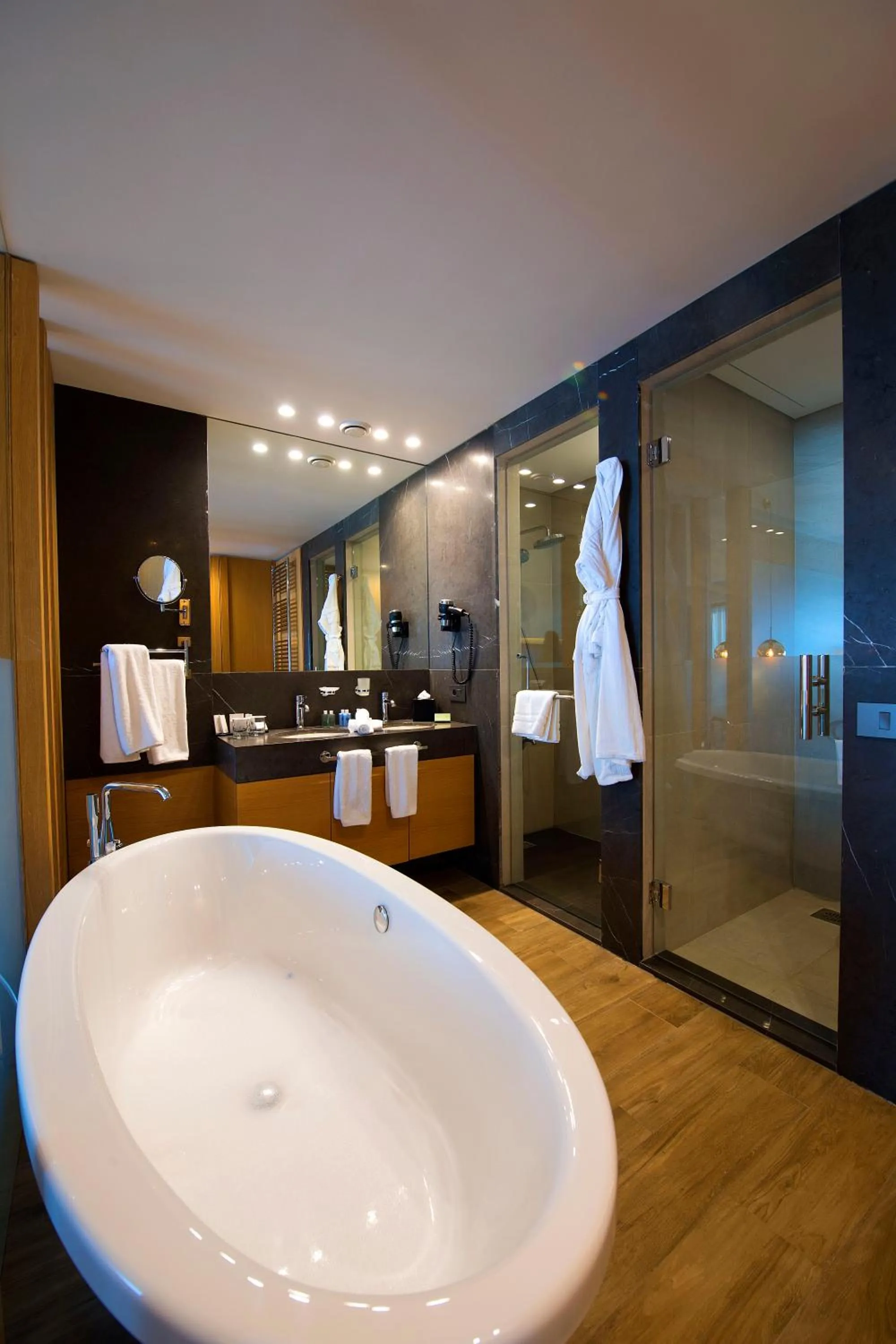 Bathroom in Oakridge Hotel & Spa