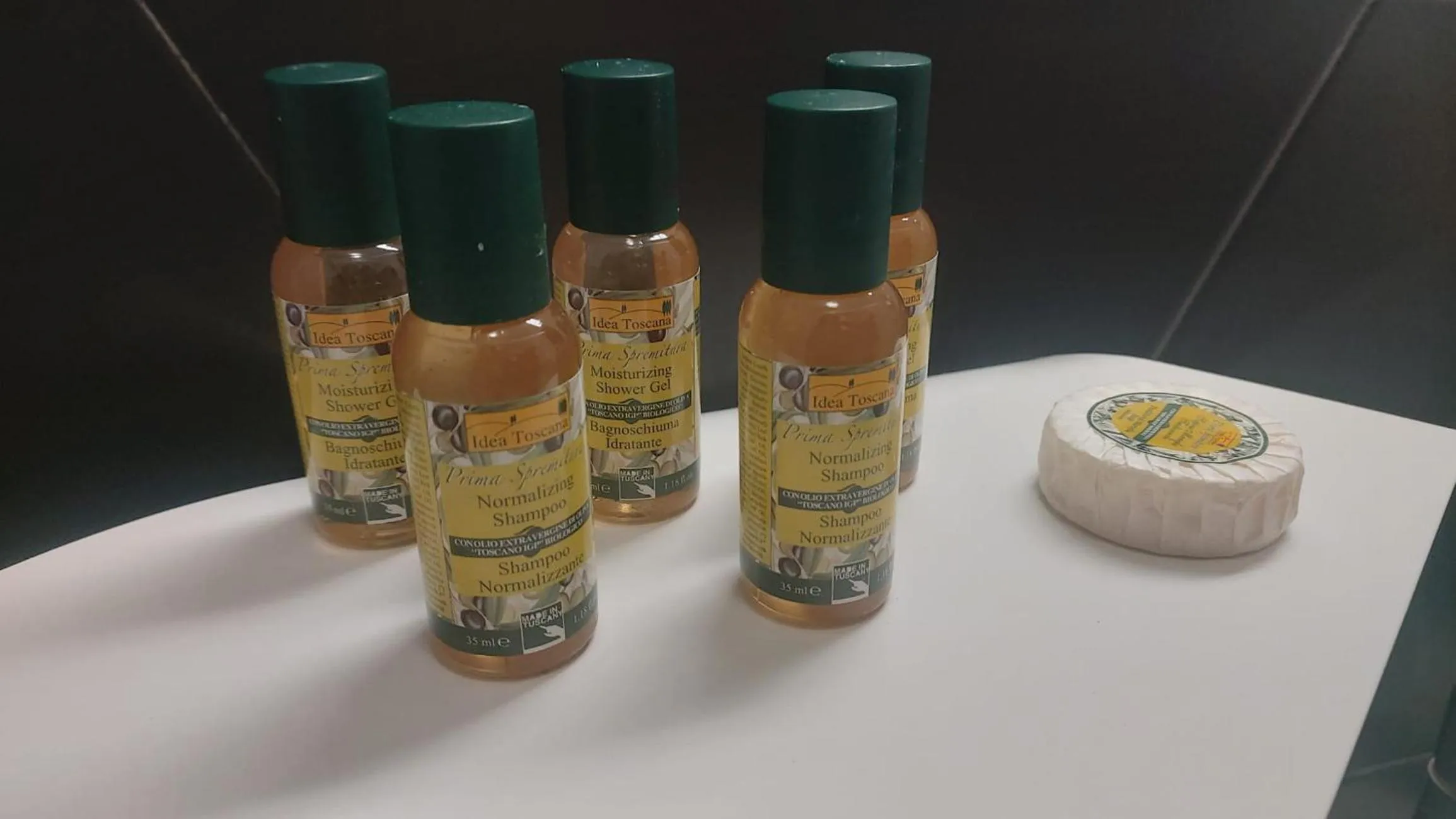 Bathroom in Street Art Inn Florence