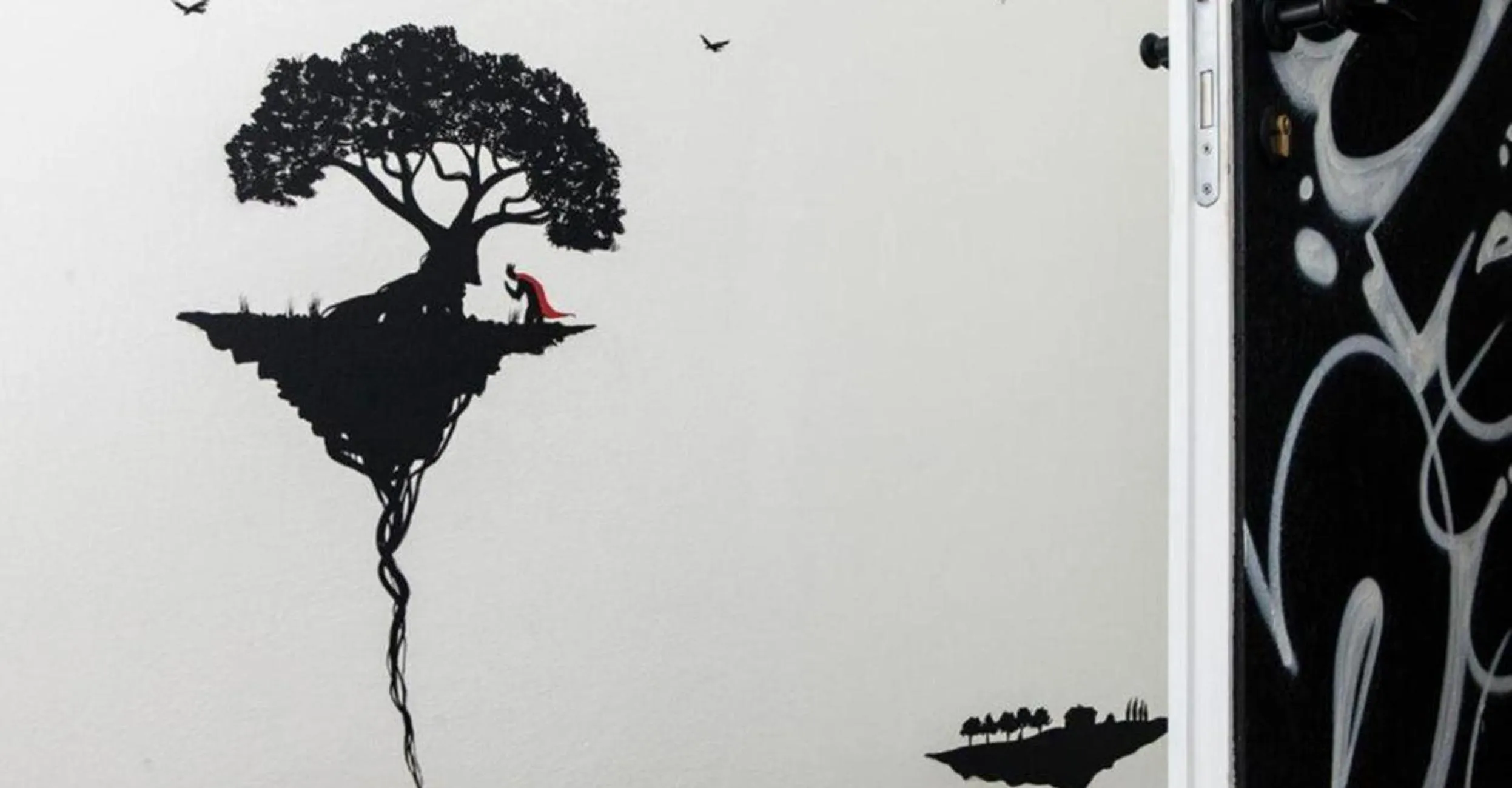 Bed in Street Art Inn Florence