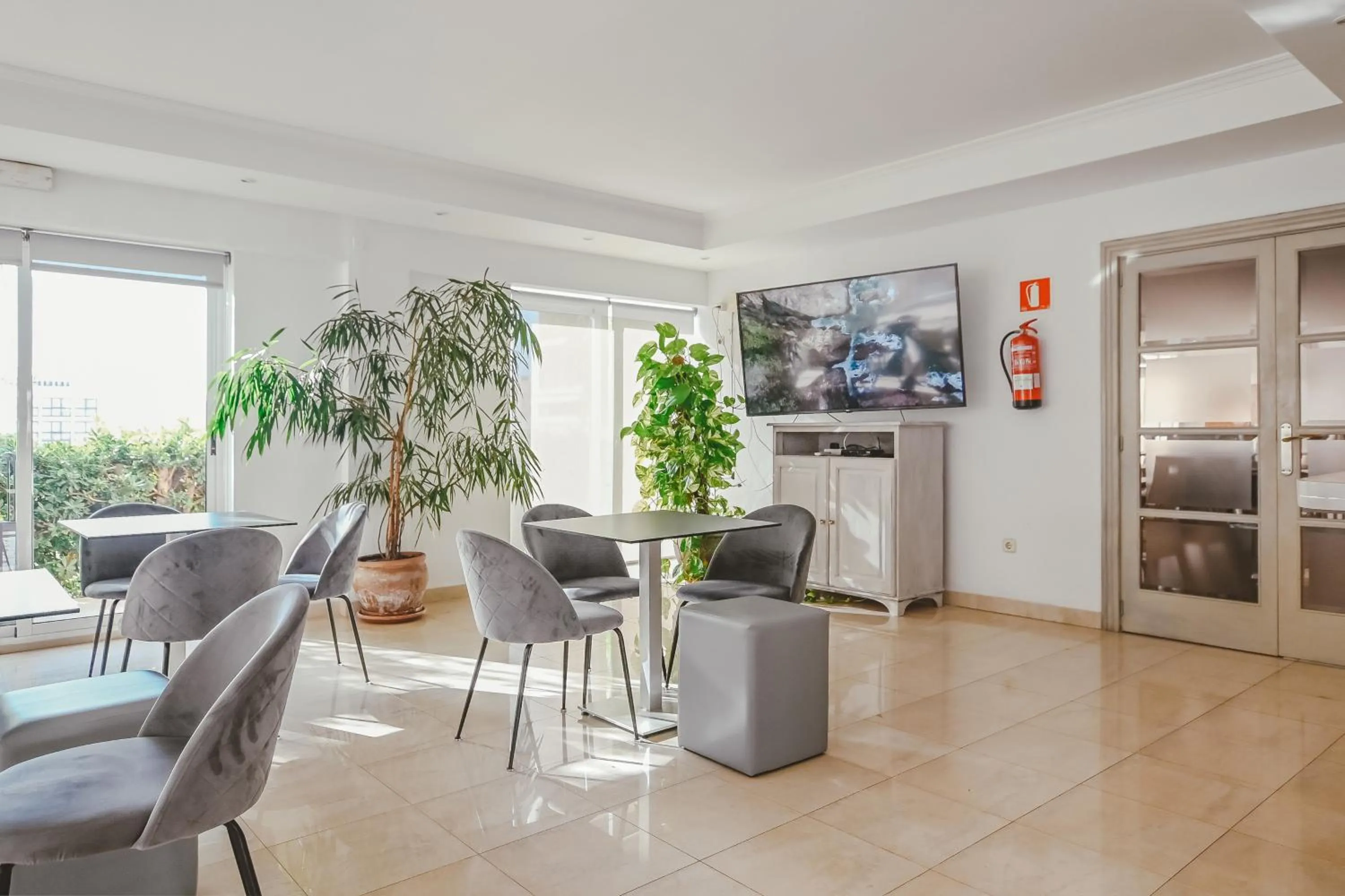 TV and multimedia in Hotel LLITERAS