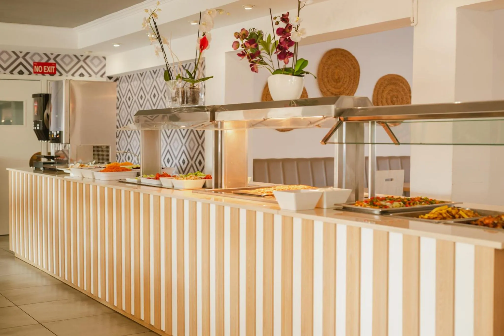 Food and drinks in Hotel LLITERAS