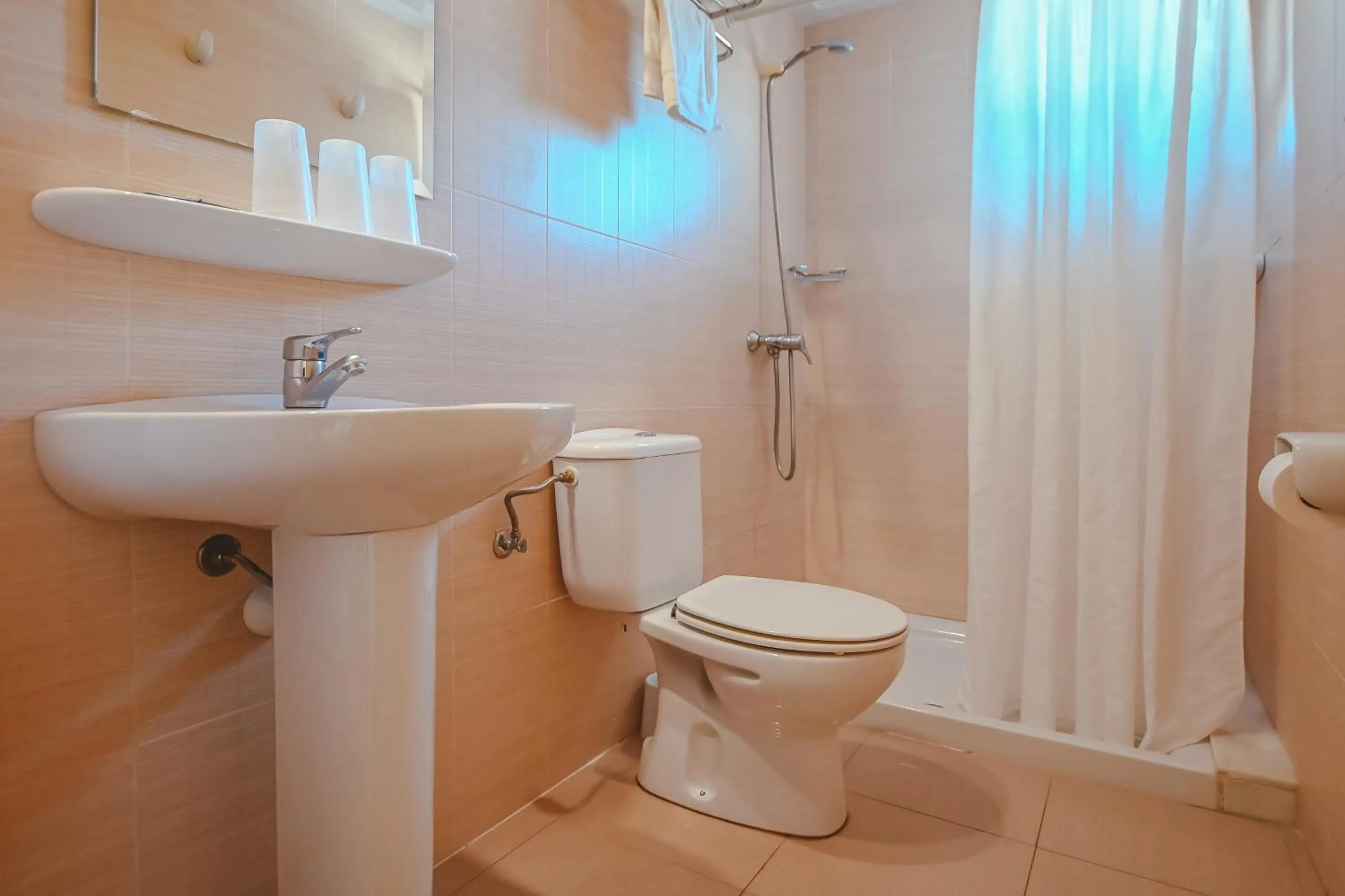 Shower in Hotel LLITERAS