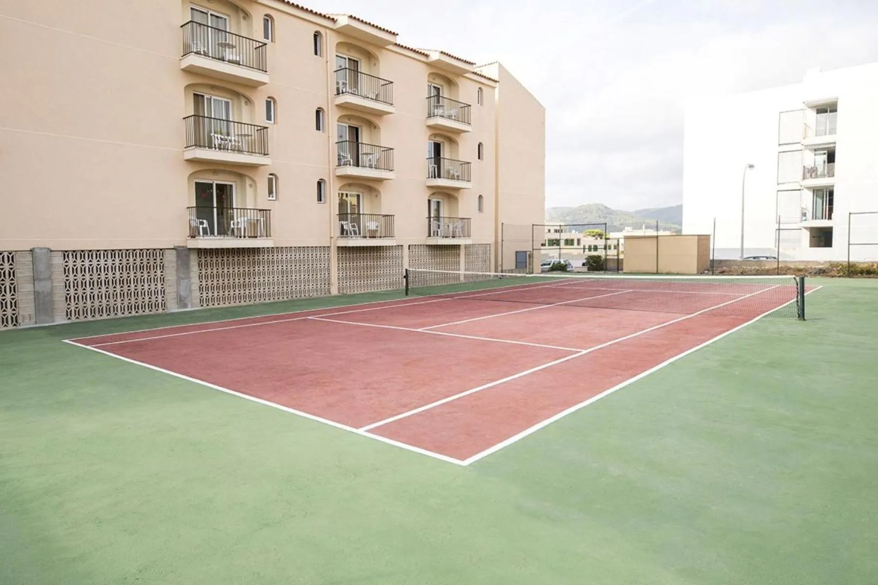 Tennis court in Hotel LLITERAS