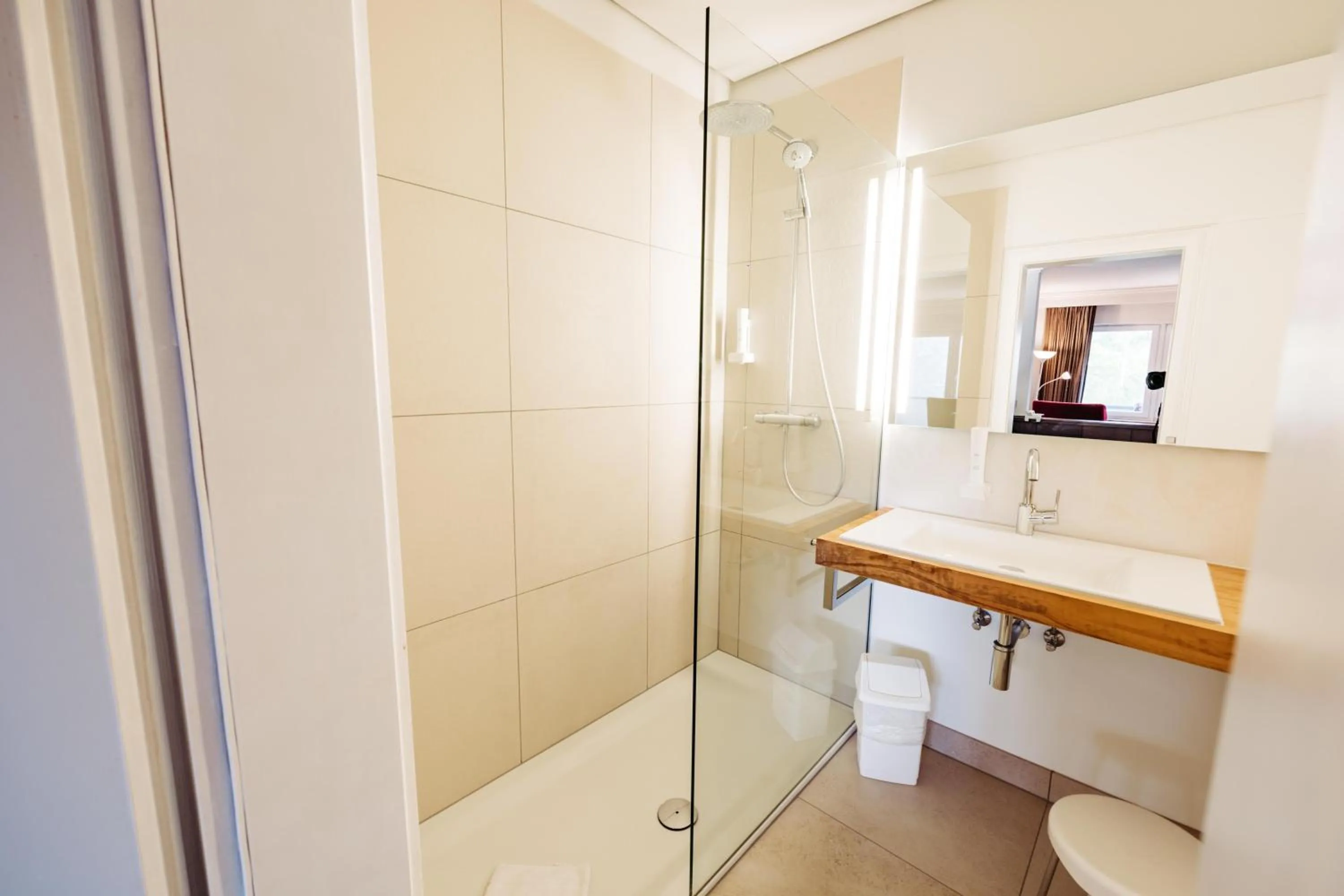 Deluxe Double Room (2 Adults + 1 Child) - single occupancy in Berghotel Hoher Knochen - Ruhe & Natur