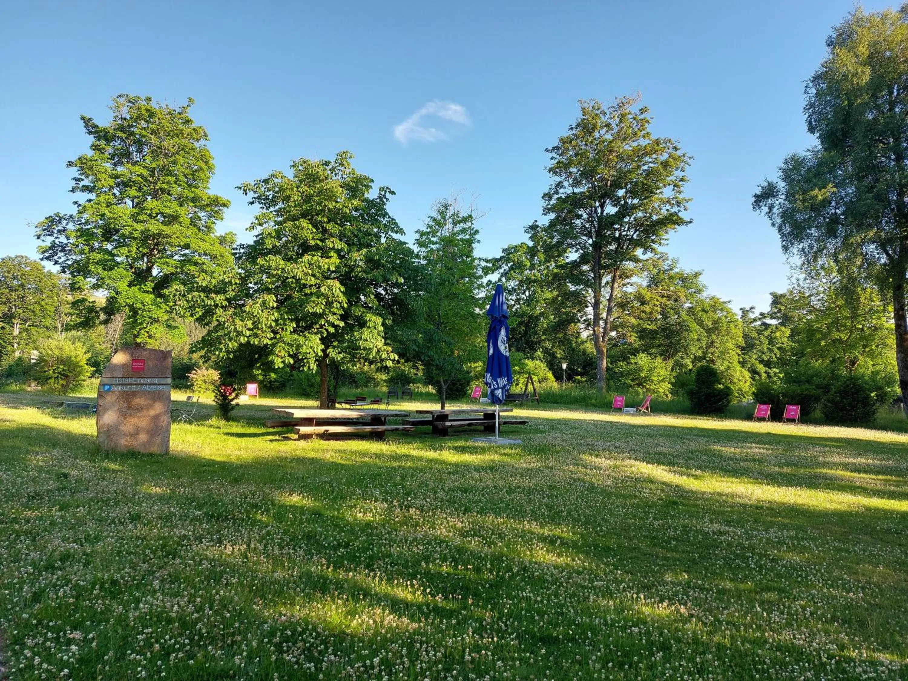 Garden in Berghotel Hoher Knochen - Ruhe & Natur