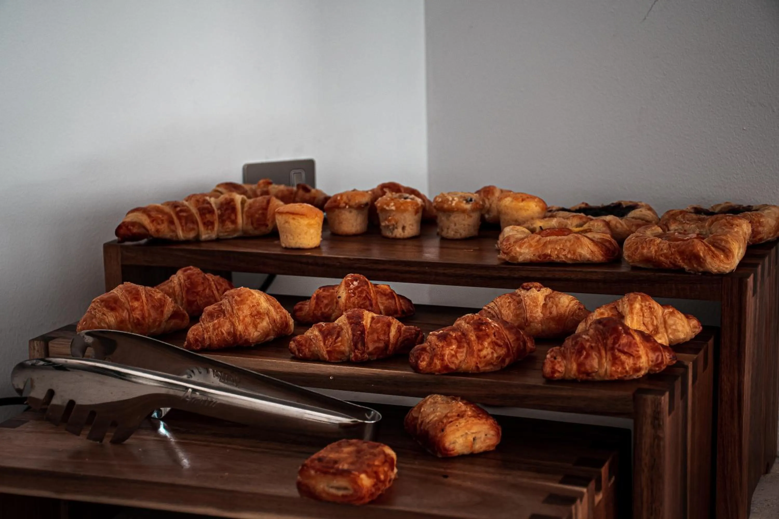 Food and drinks in SUHA Mina Rashid Hotel Apartments