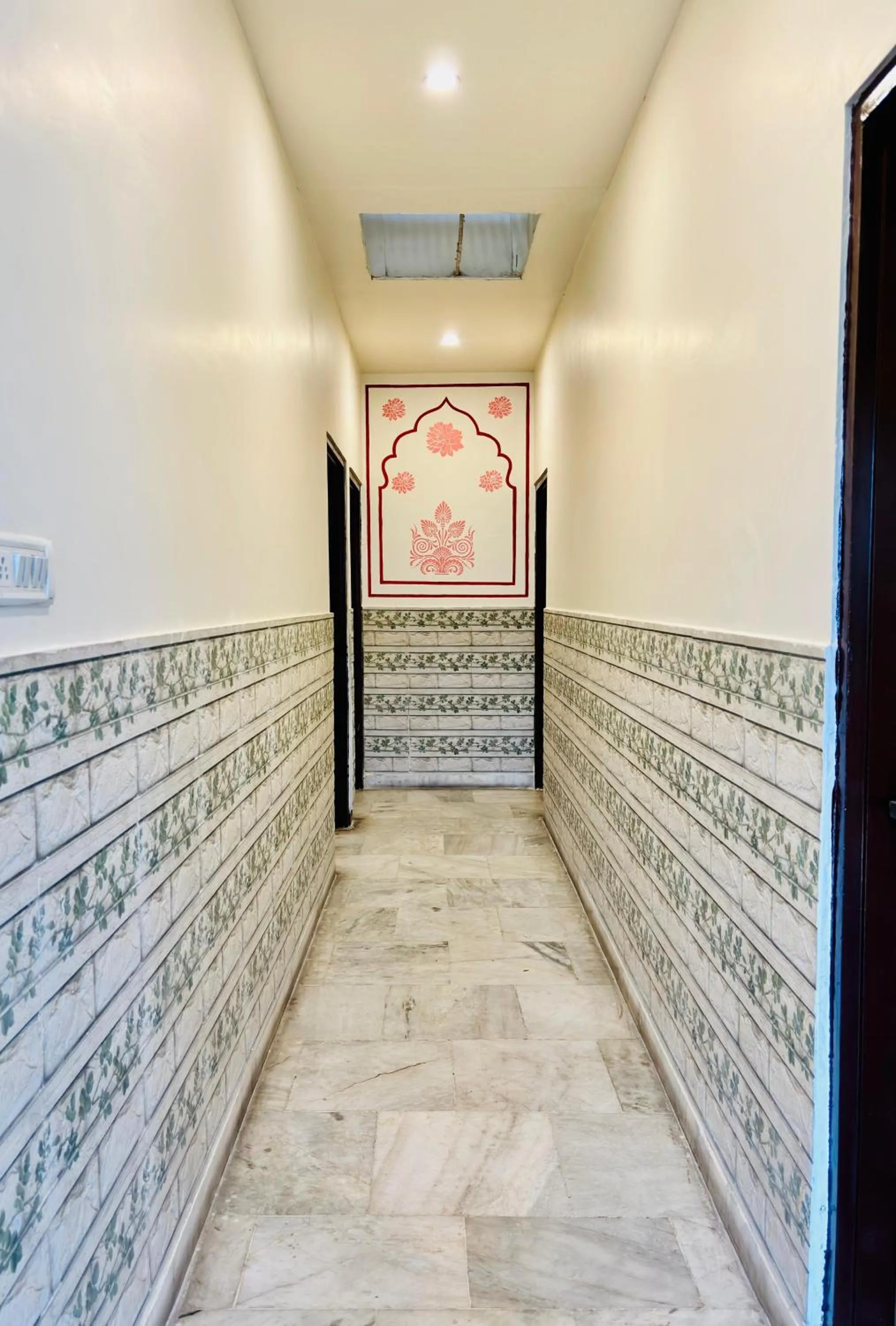 Property building in Hotel Royal Pinkcity