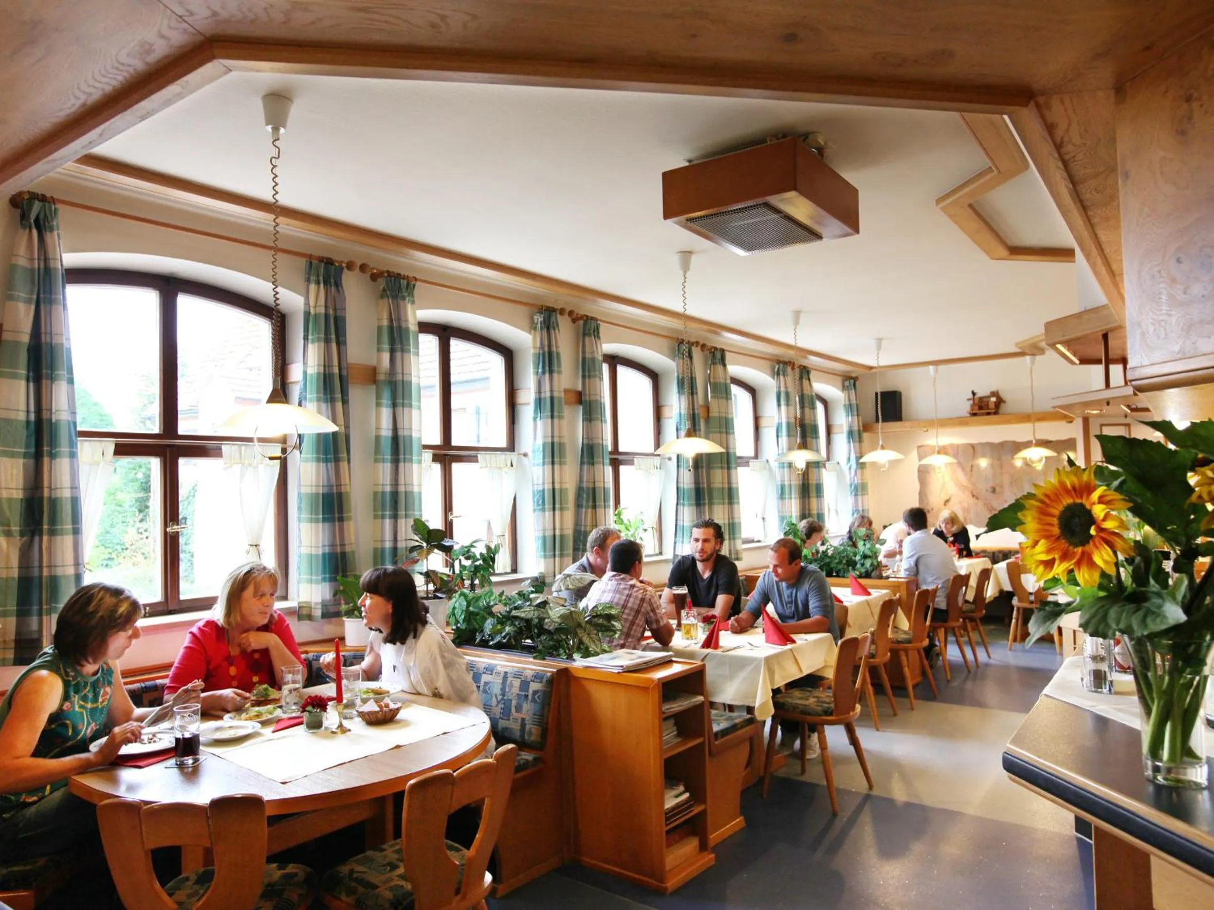 Restaurant/places to eat in Hotel Sonneck