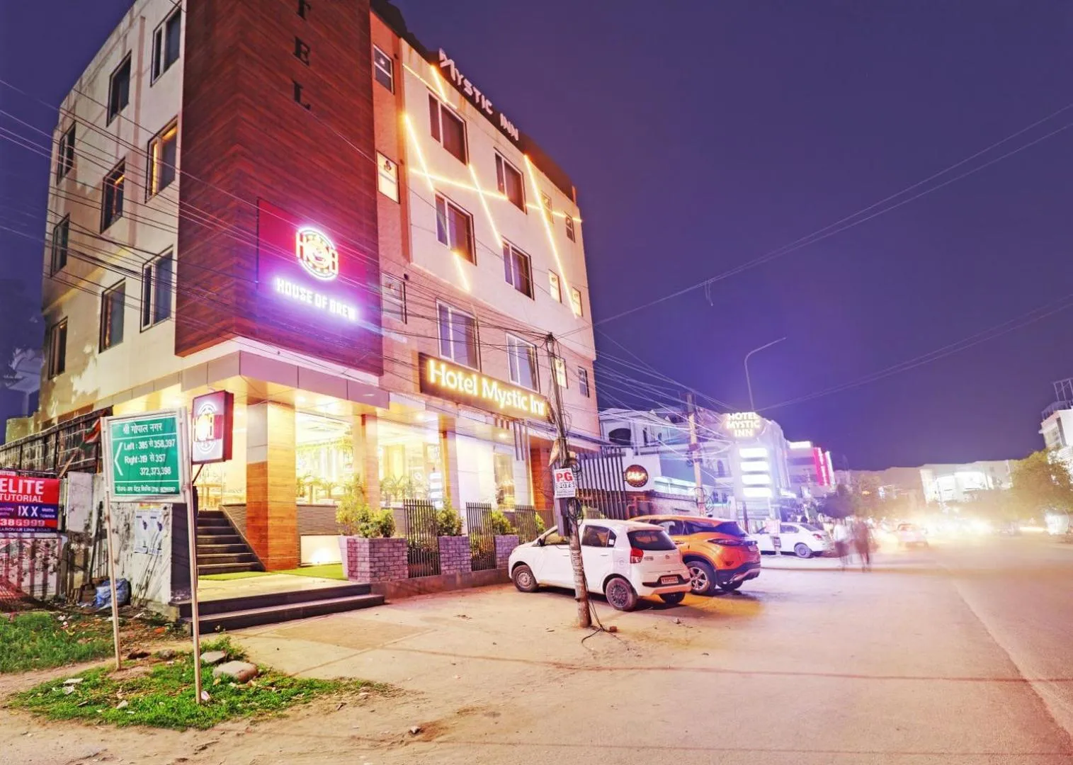 Facade/entrance in Hotel Mystic Inn